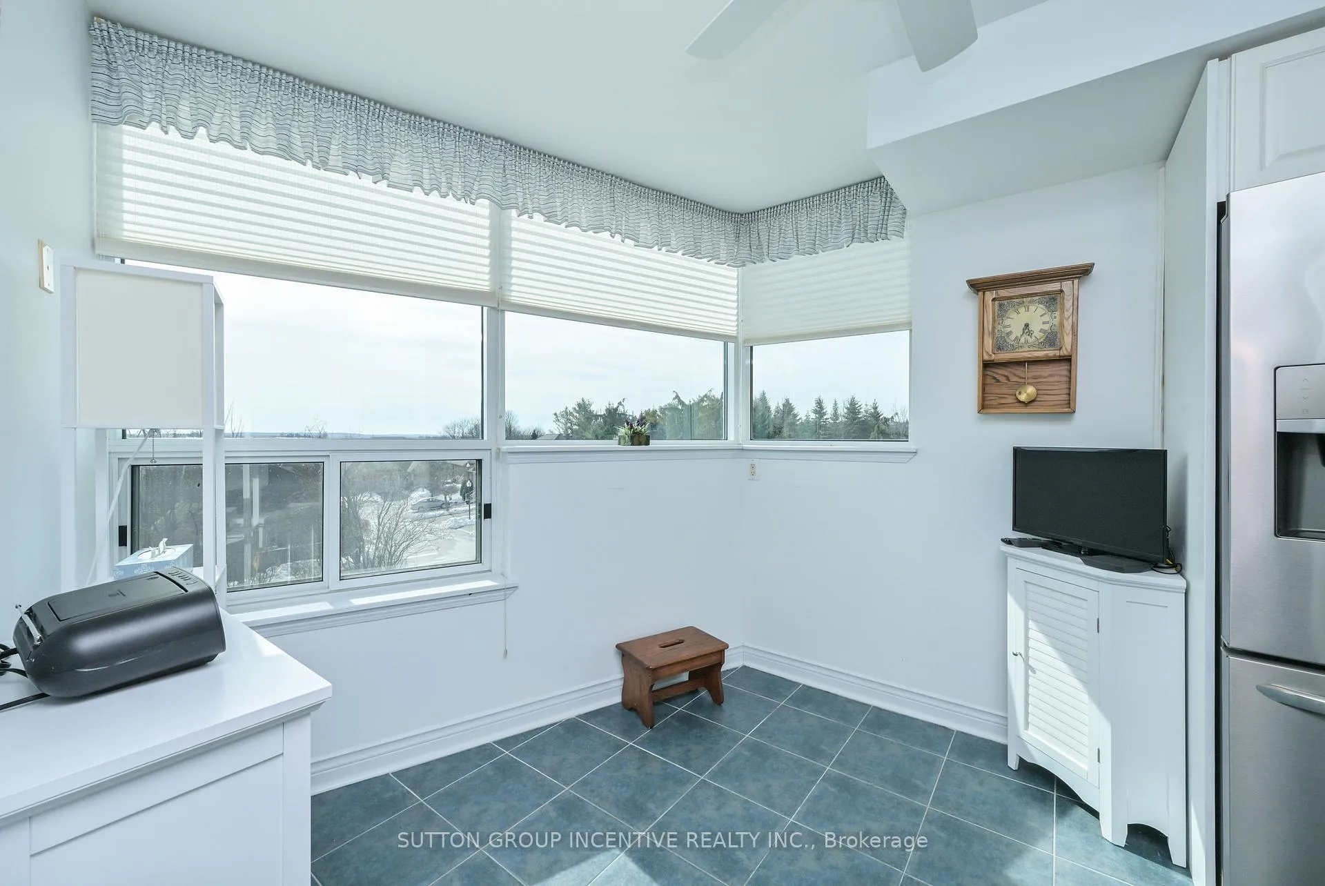 Photo 11 of Unit 308, 4 Briar Hill Heights, New Tecumseth, Rural New Tecumseth — HOMEH
