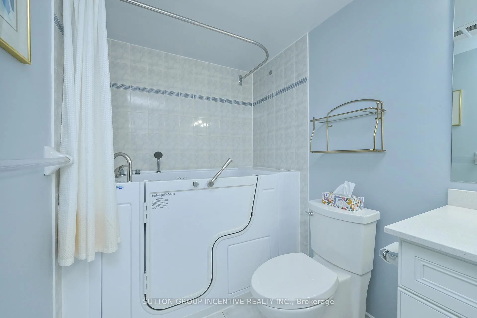 Photo 21 of Unit 308, 4 Briar Hill Heights, New Tecumseth, Rural New Tecumseth — HOMEH