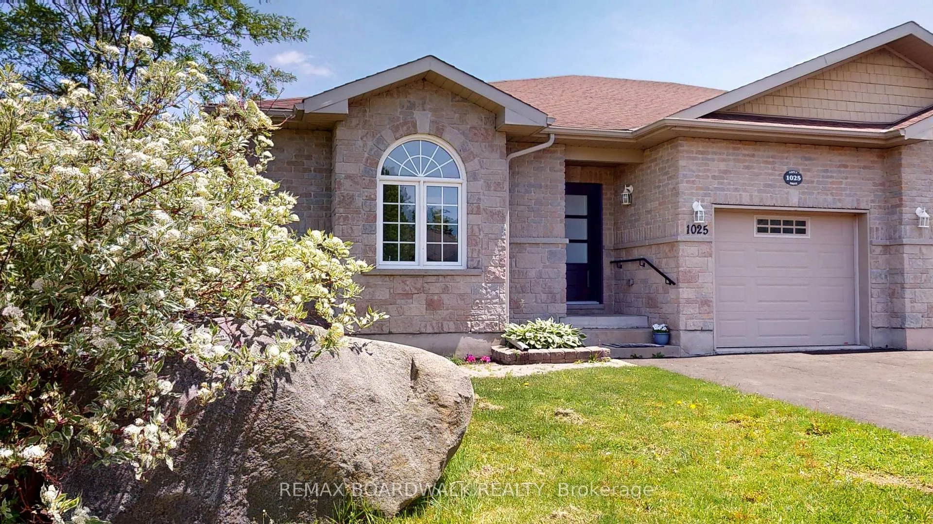 Photo 1 of 1025 Aspen Drive, Brockville — HOMEH