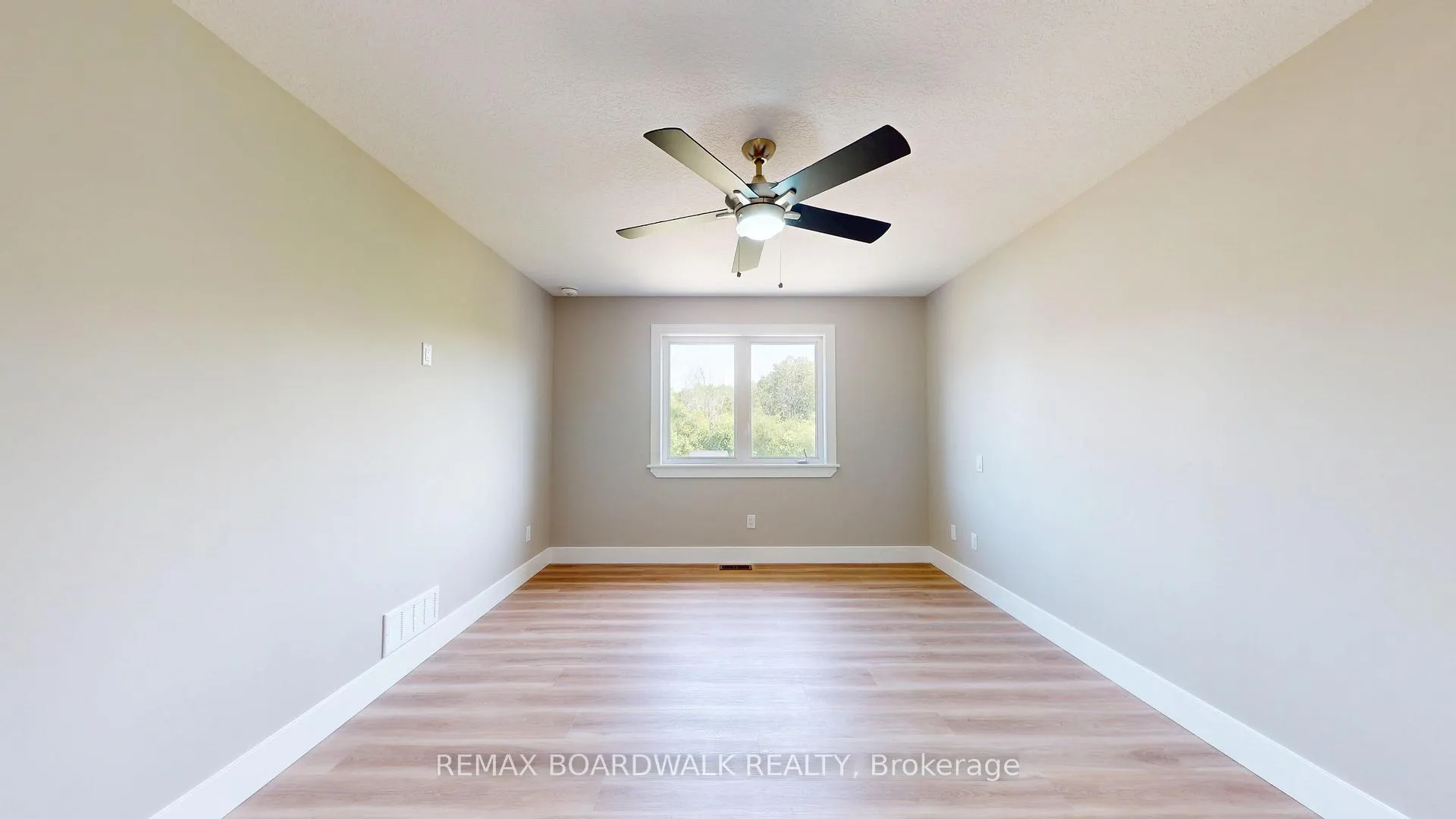 Photo 18 of 1025 Aspen Drive, Brockville — HOMEH