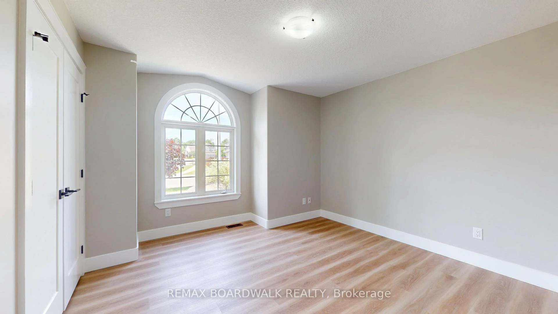 Photo 11 of 1025 Aspen Drive, Brockville — HOMEH