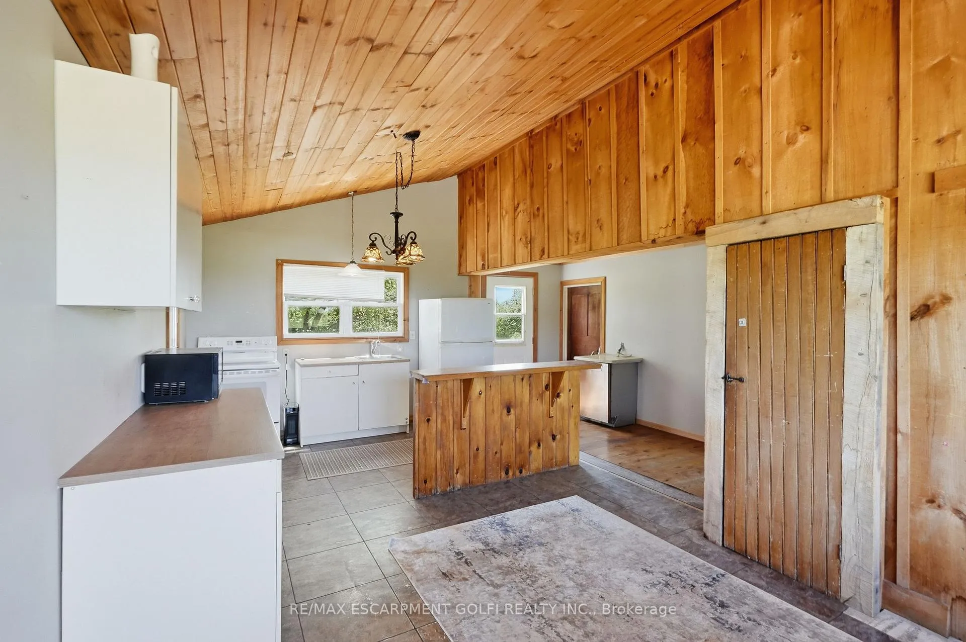 Photo 11 of 5153 Berry Road, Hamilton, Rural Glanbrook — HOMEH