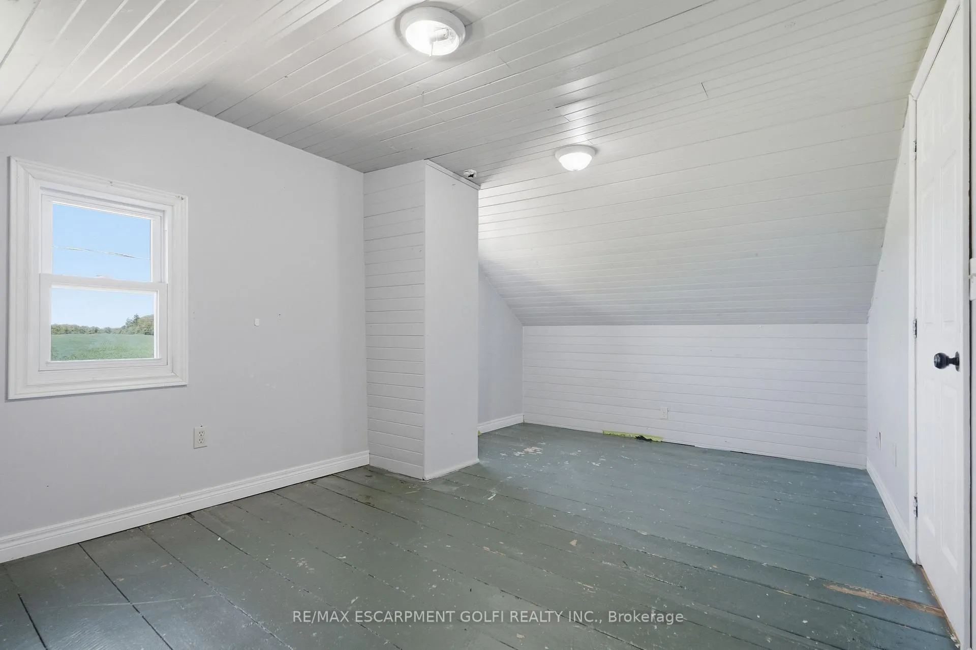 Photo 15 of 5153 Berry Road, Hamilton, Rural Glanbrook — HOMEH