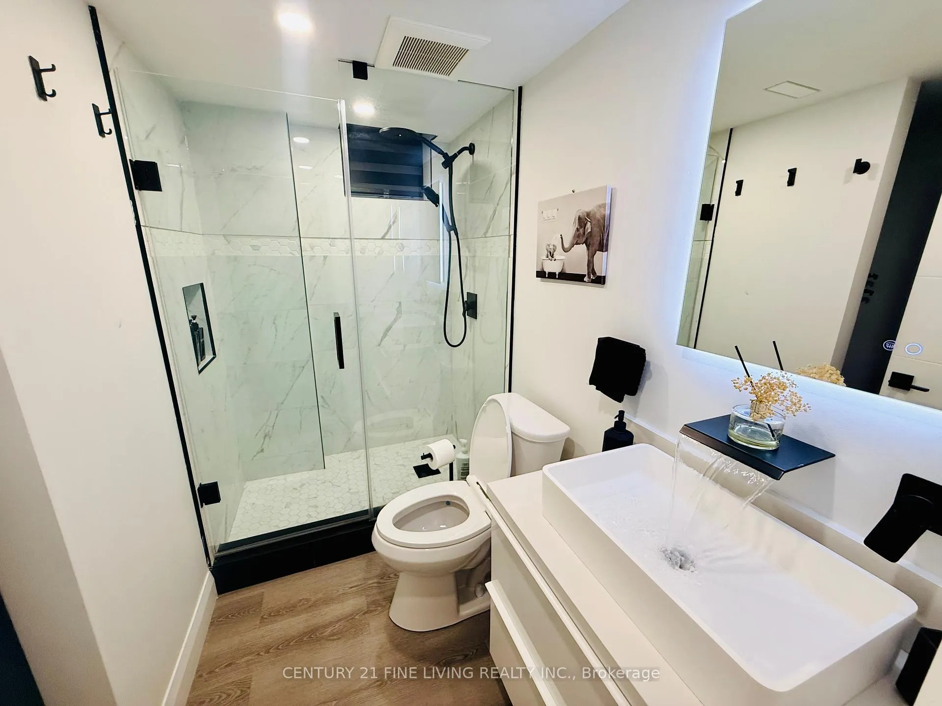 Photo 6 of 402 Mcroberts Avenue, Toronto, Caledonia-Fairbank — HOMEH
