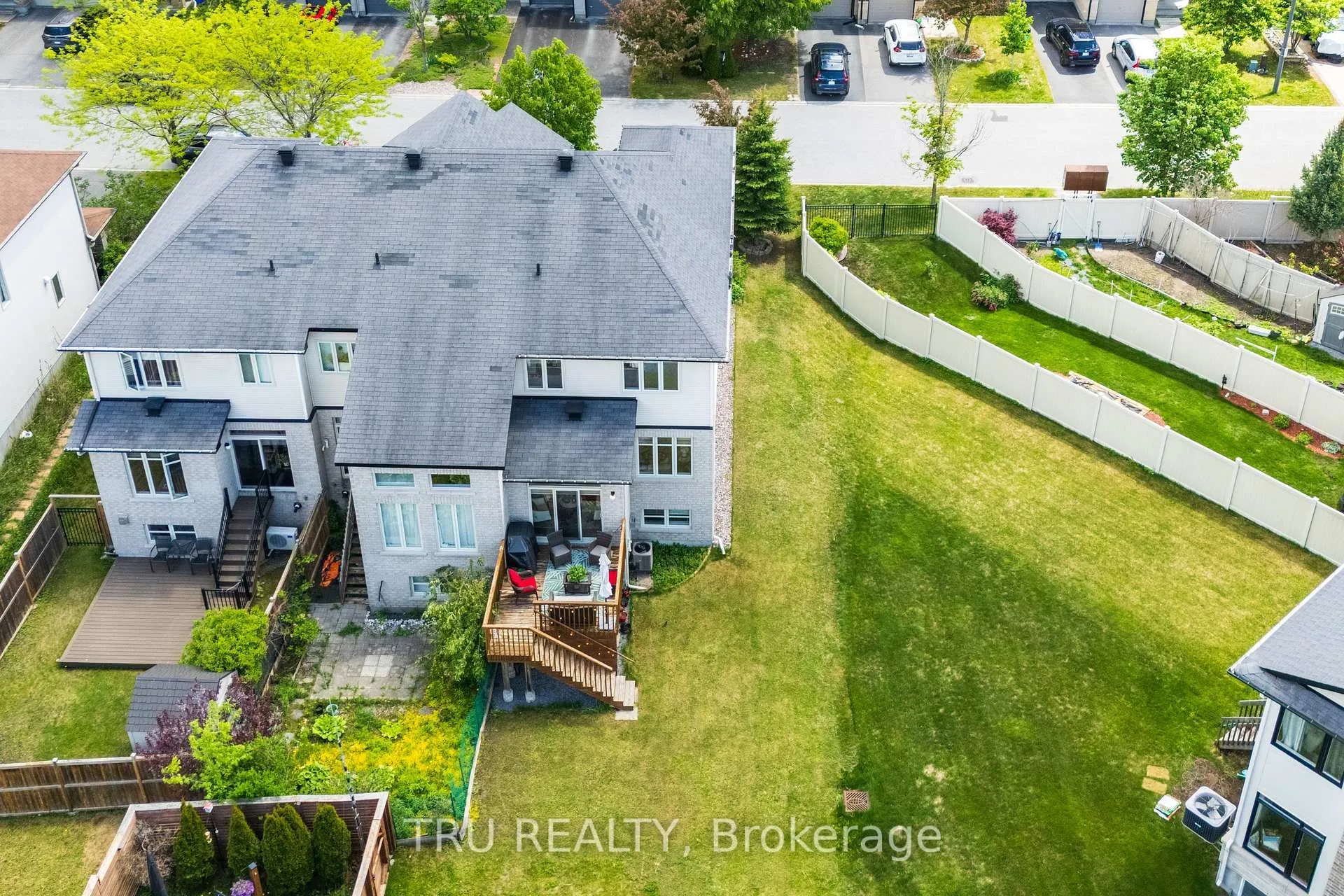 Photo 4 of 1019 Ottenbrite Crescent, Ottawa, Kanata - Kanata Lakes/Heritage Hills — HOMEH