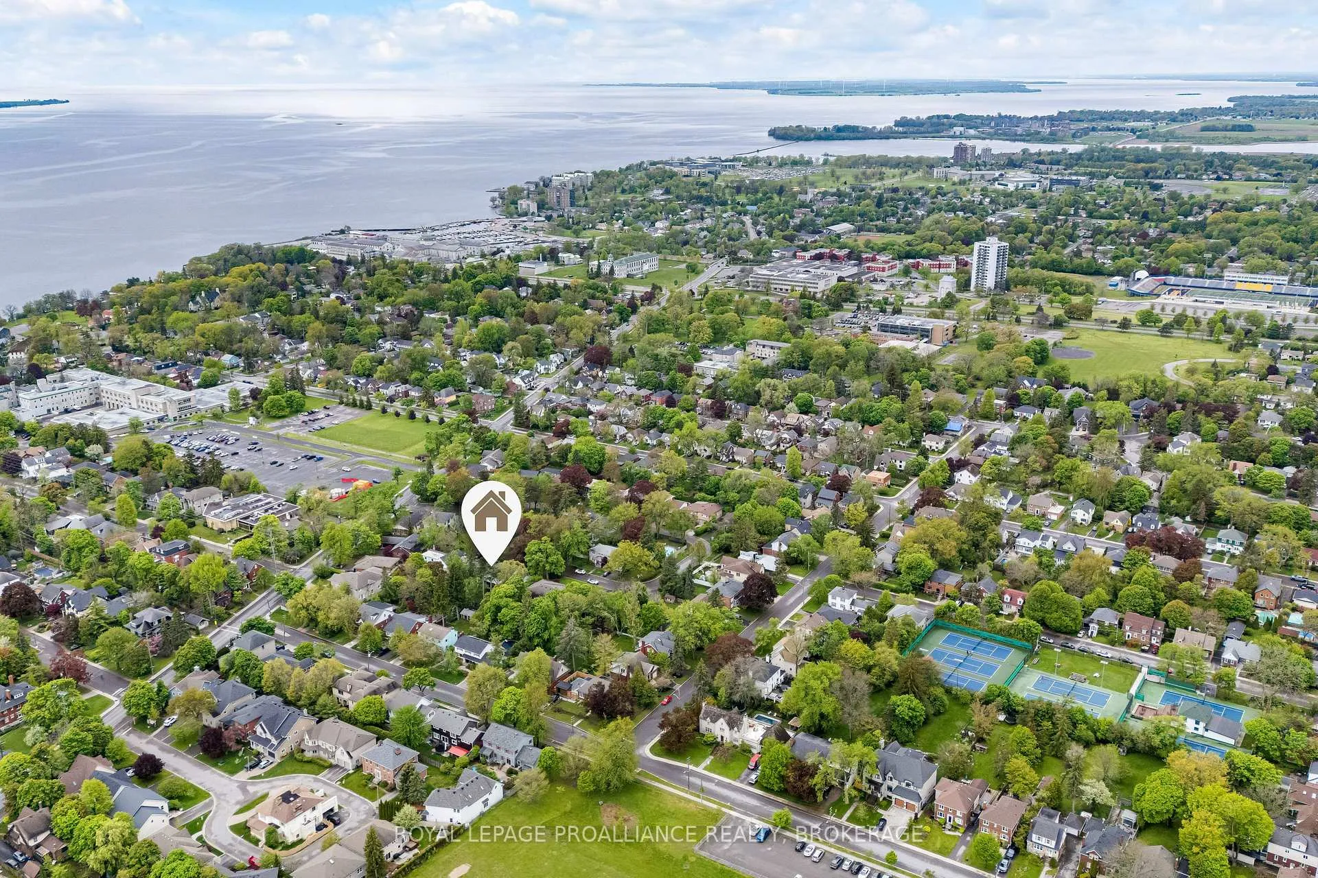 Photo 2 of 29 Hillcroft Drive, Kingston, Central City East — HOMEH