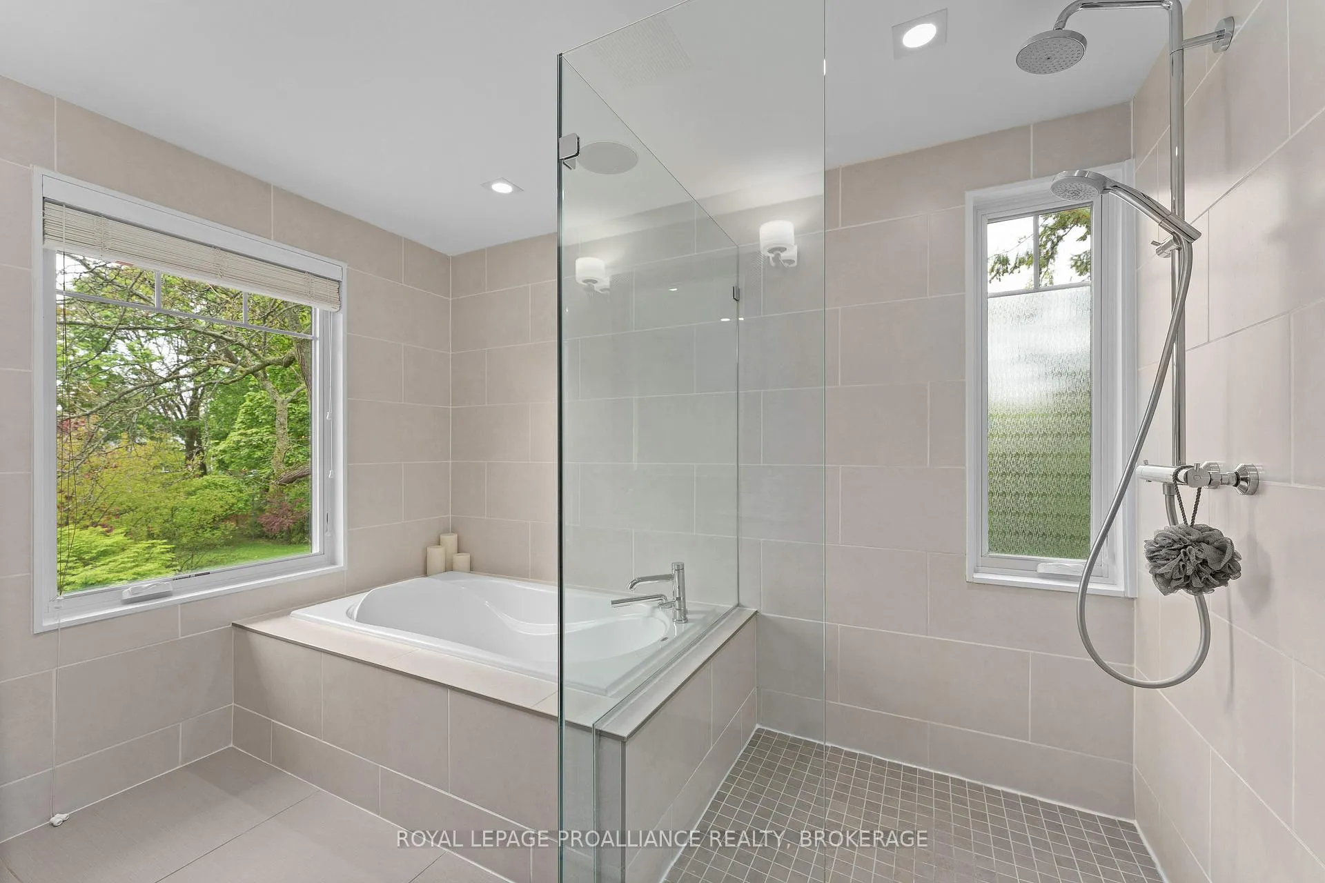 Photo 24 of 29 Hillcroft Drive, Kingston, Central City East — HOMEH