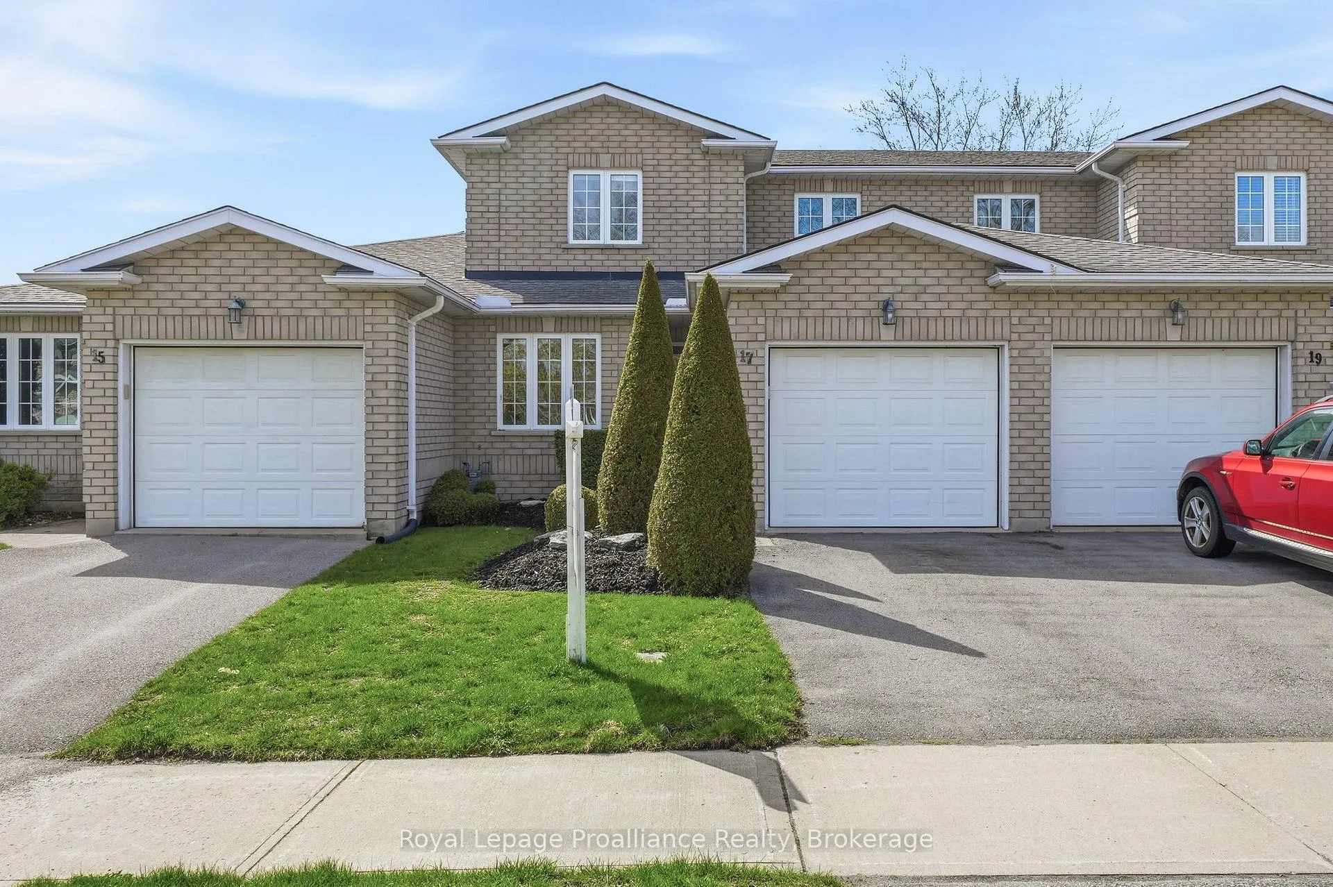 Photo 1 of 17 Pinegrove Court, Belleville, Belleville Ward — HOMEH