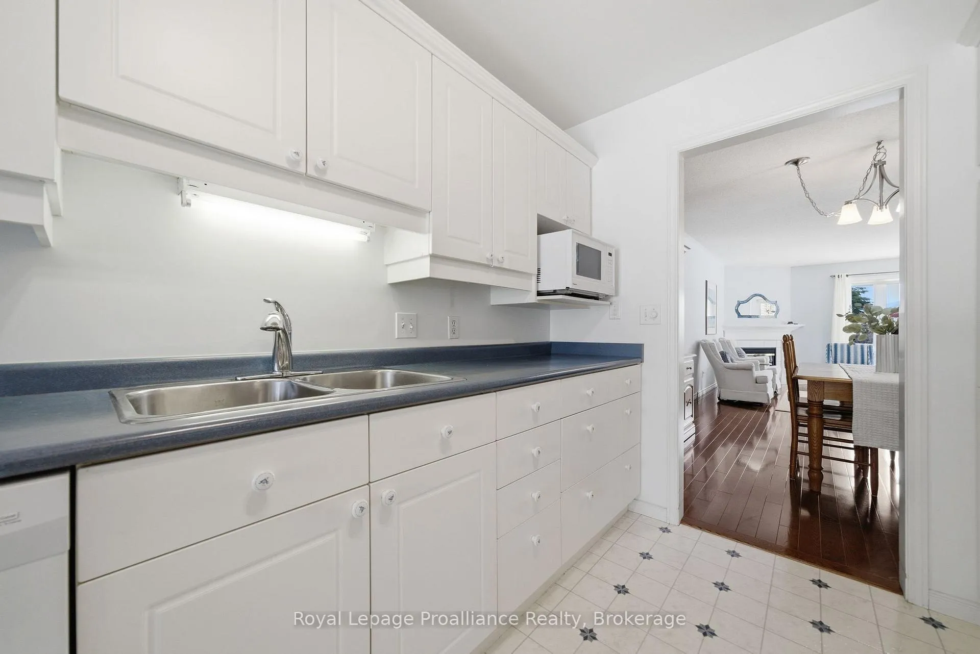 Photo 12 of 17 Pinegrove Court, Belleville, Belleville Ward — HOMEH