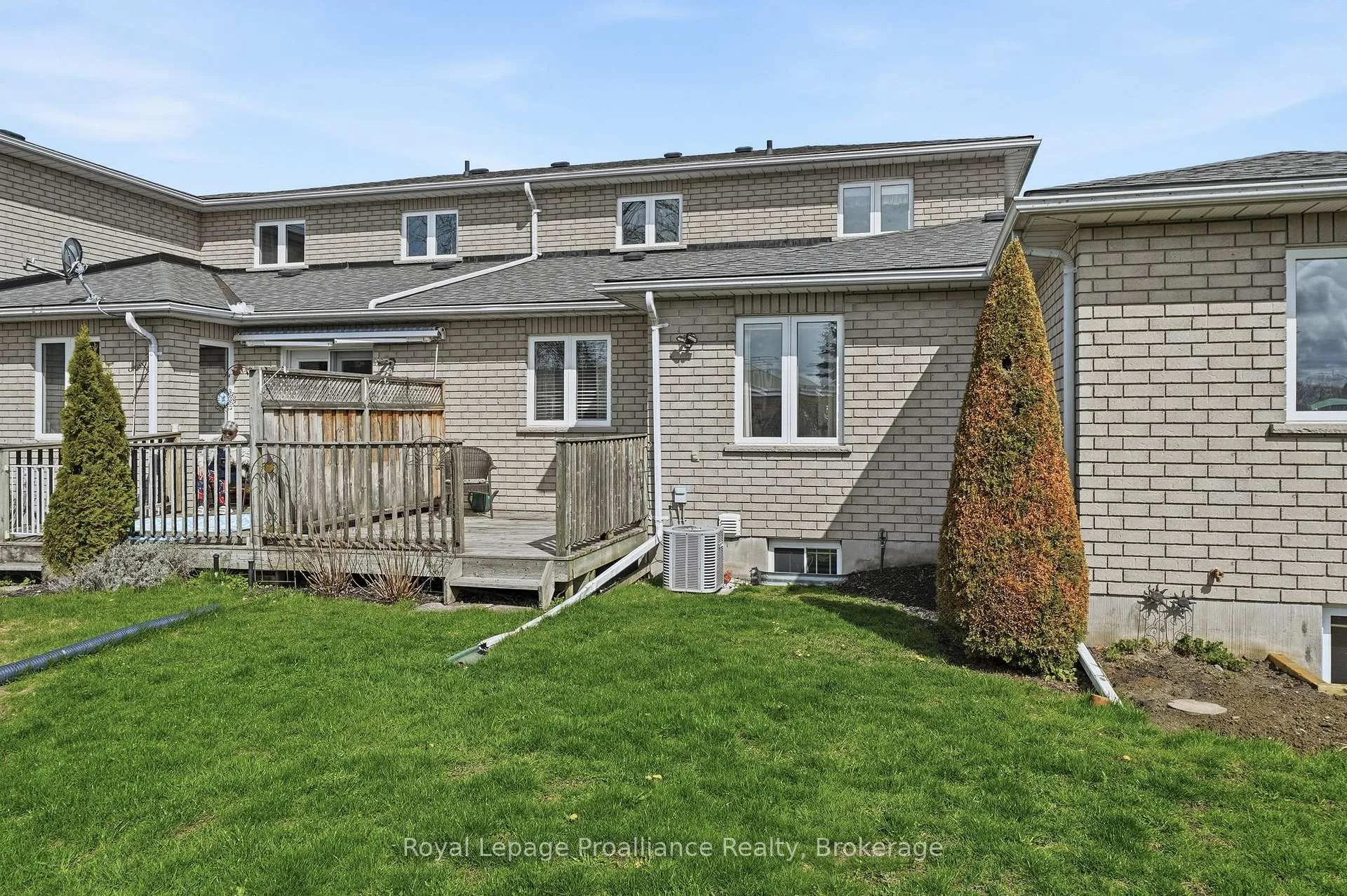 Photo 33 of 17 Pinegrove Court, Belleville, Belleville Ward — HOMEH