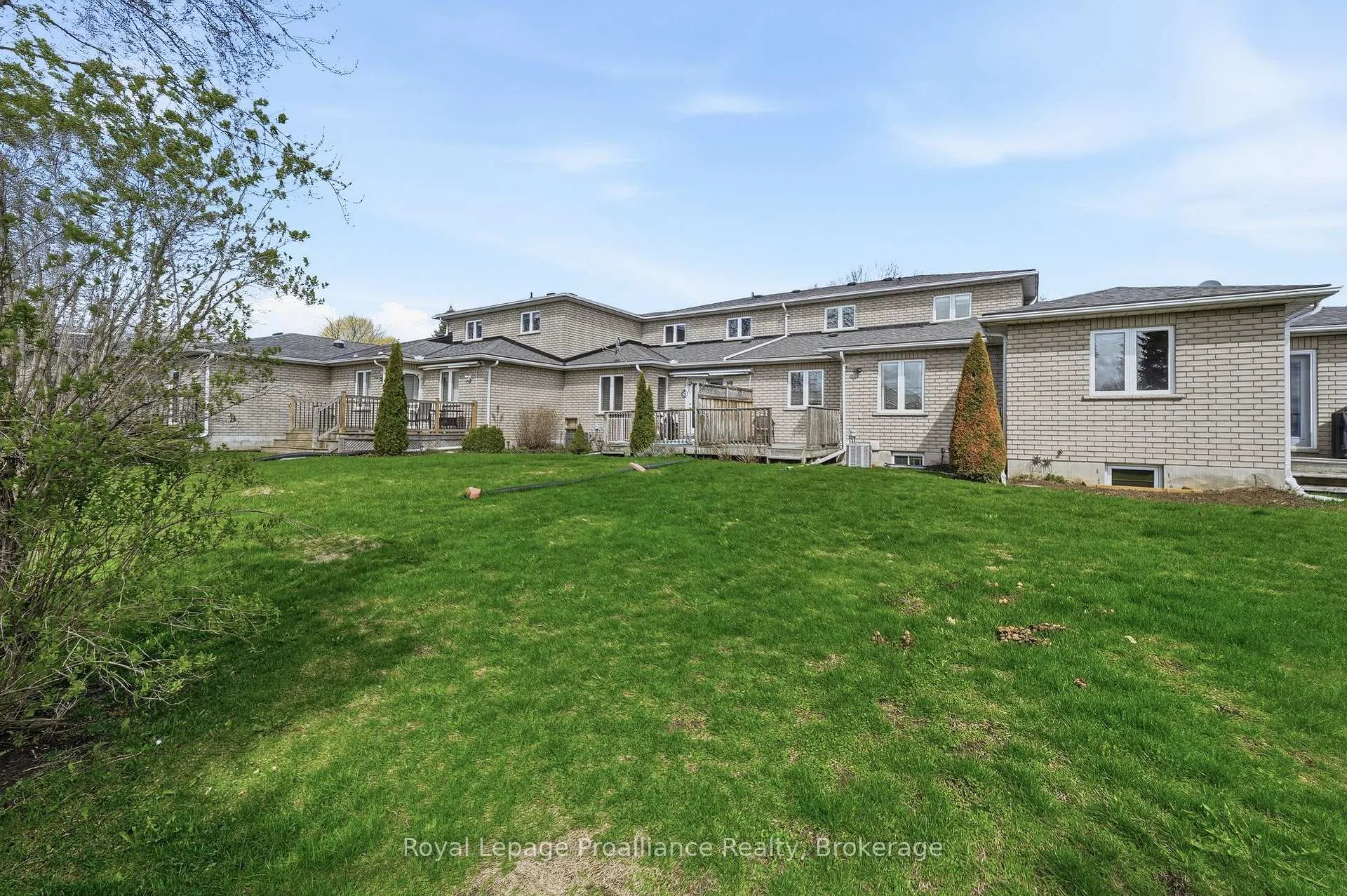 Photo 34 of 17 Pinegrove Court, Belleville, Belleville Ward — HOMEH