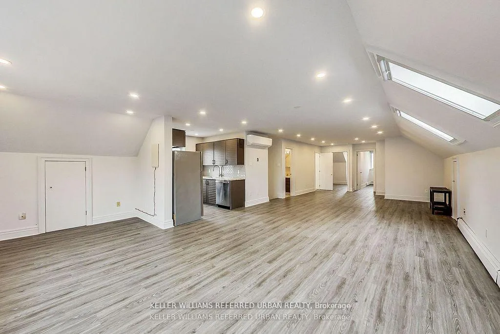 Photo 17 of 42 High Park Boulevard, Toronto, High Park-Swansea — HOMEH