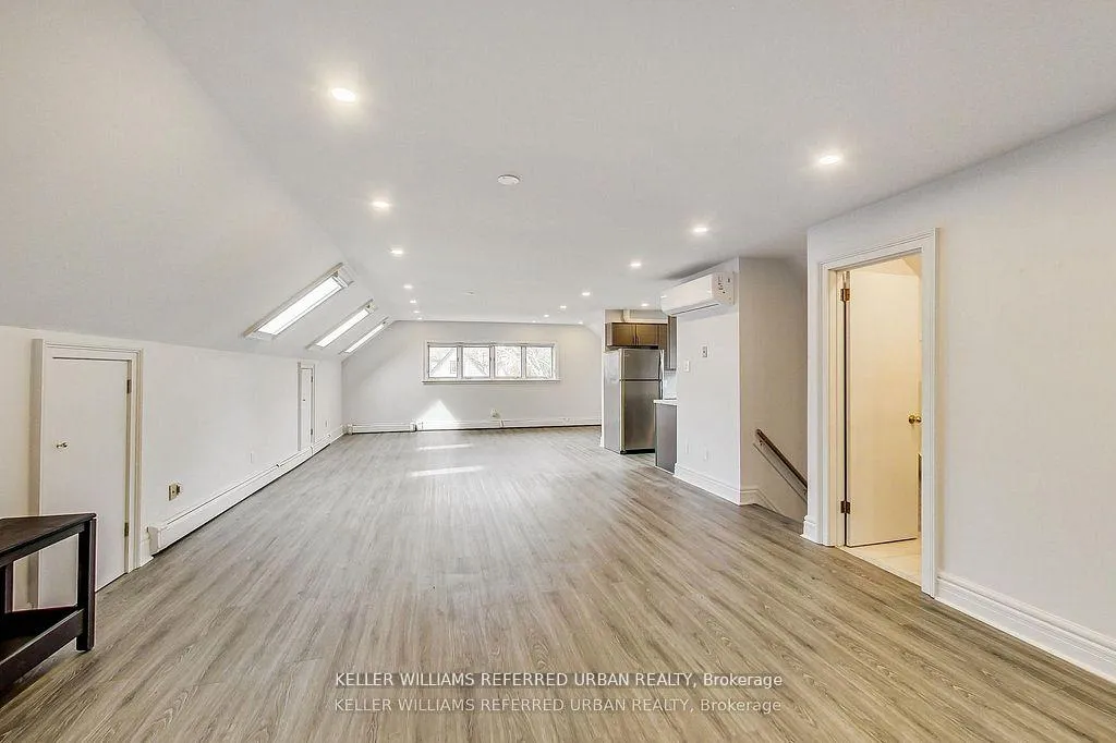 Photo 21 of 42 High Park Boulevard, Toronto, High Park-Swansea — HOMEH