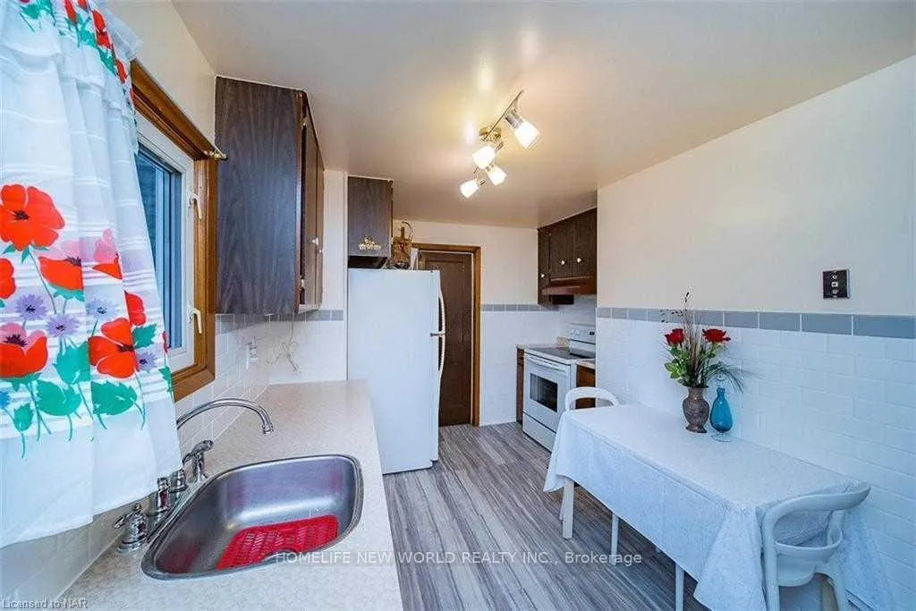 Photo 10 of Unit Side, 6568 Orchard Avenue, Niagara Falls, Dorchester — HOMEH