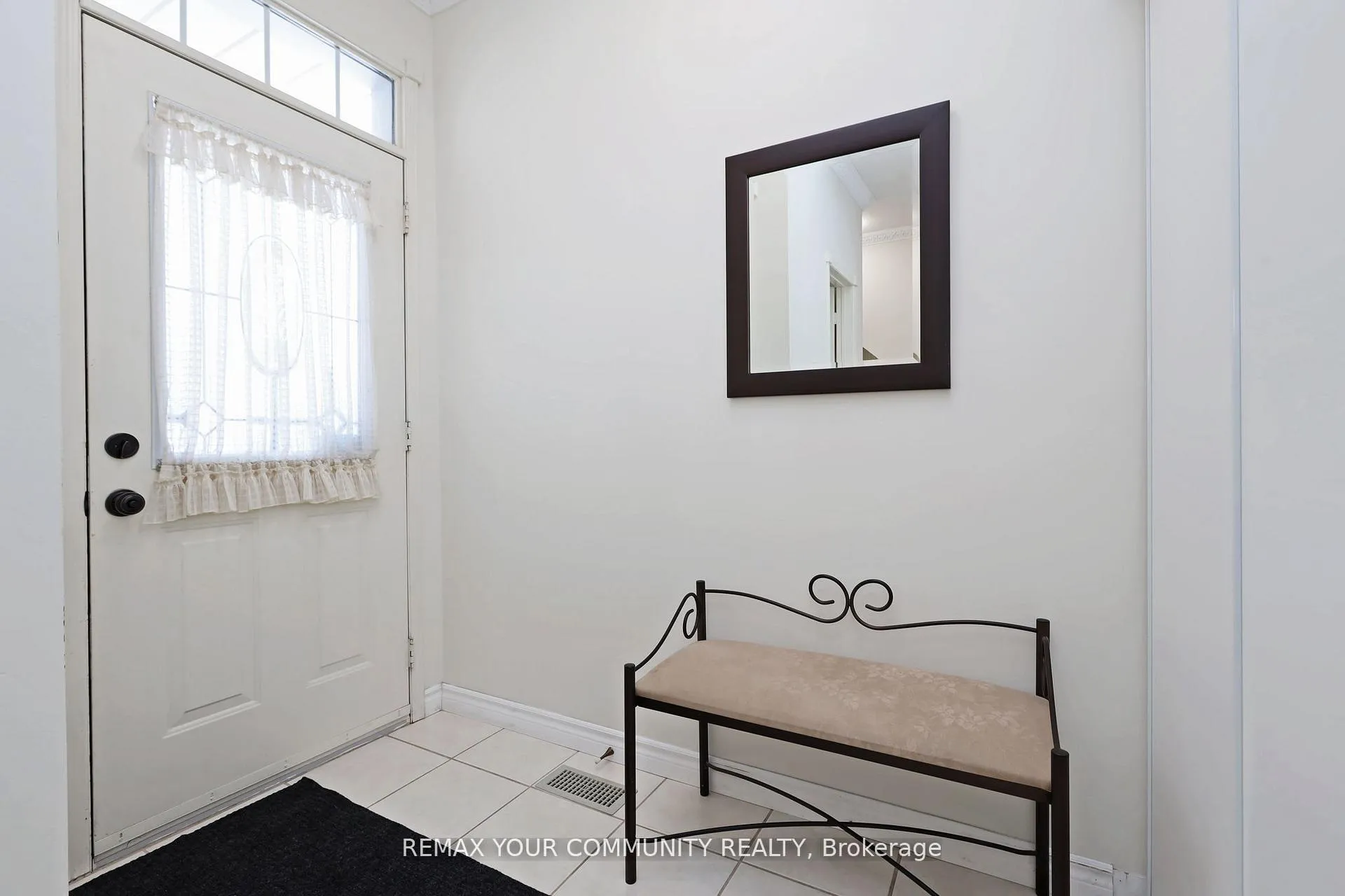 Photo 4 of 30 Trout Lily Avenue, Markham, Legacy — HOMEH