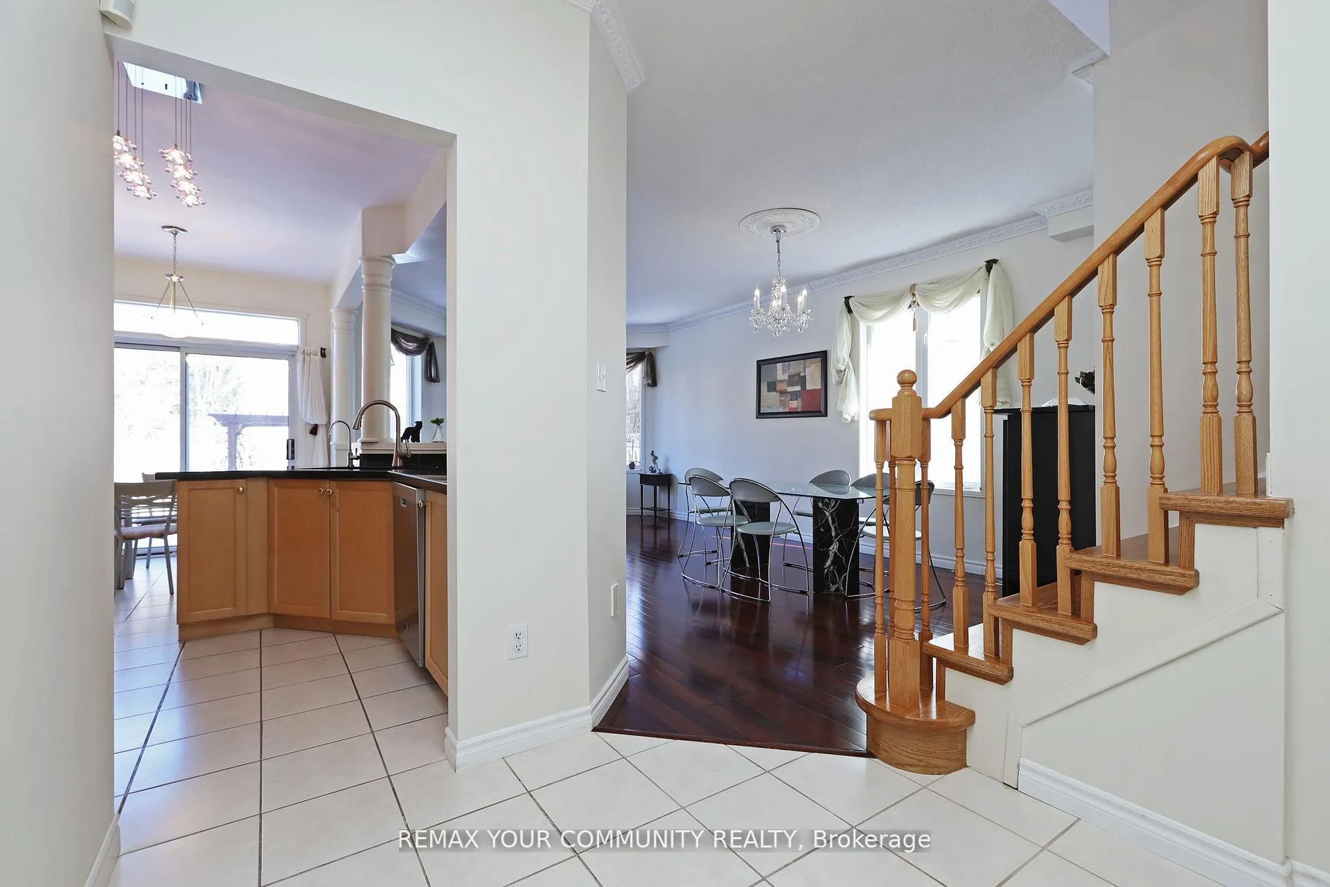 Photo 5 of 30 Trout Lily Avenue, Markham, Legacy — HOMEH
