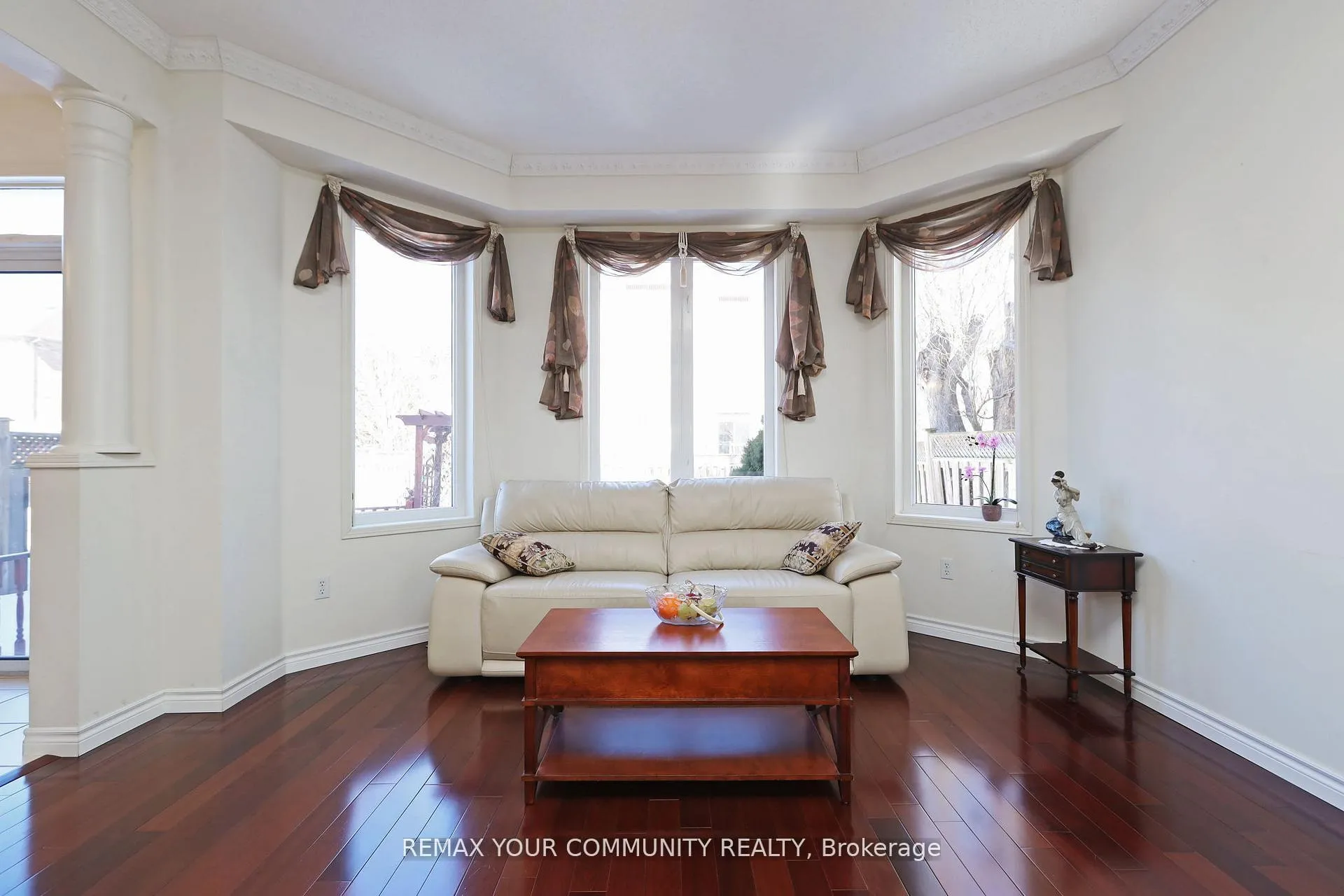 Photo 7 of 30 Trout Lily Avenue, Markham, Legacy — HOMEH