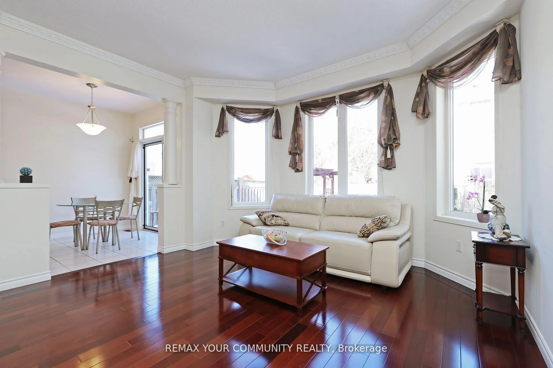 Photo 8 of 30 Trout Lily Avenue, Markham, Legacy — HOMEH