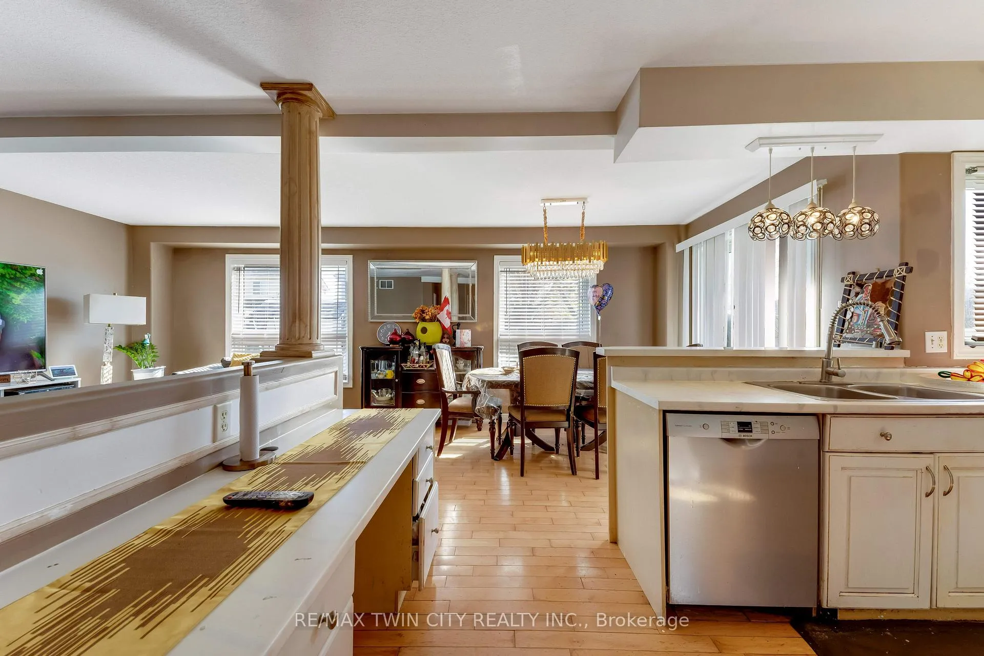 Photo 7 of 15 Copper Leaf Street, Kitchener, Larentian West — HOMEH