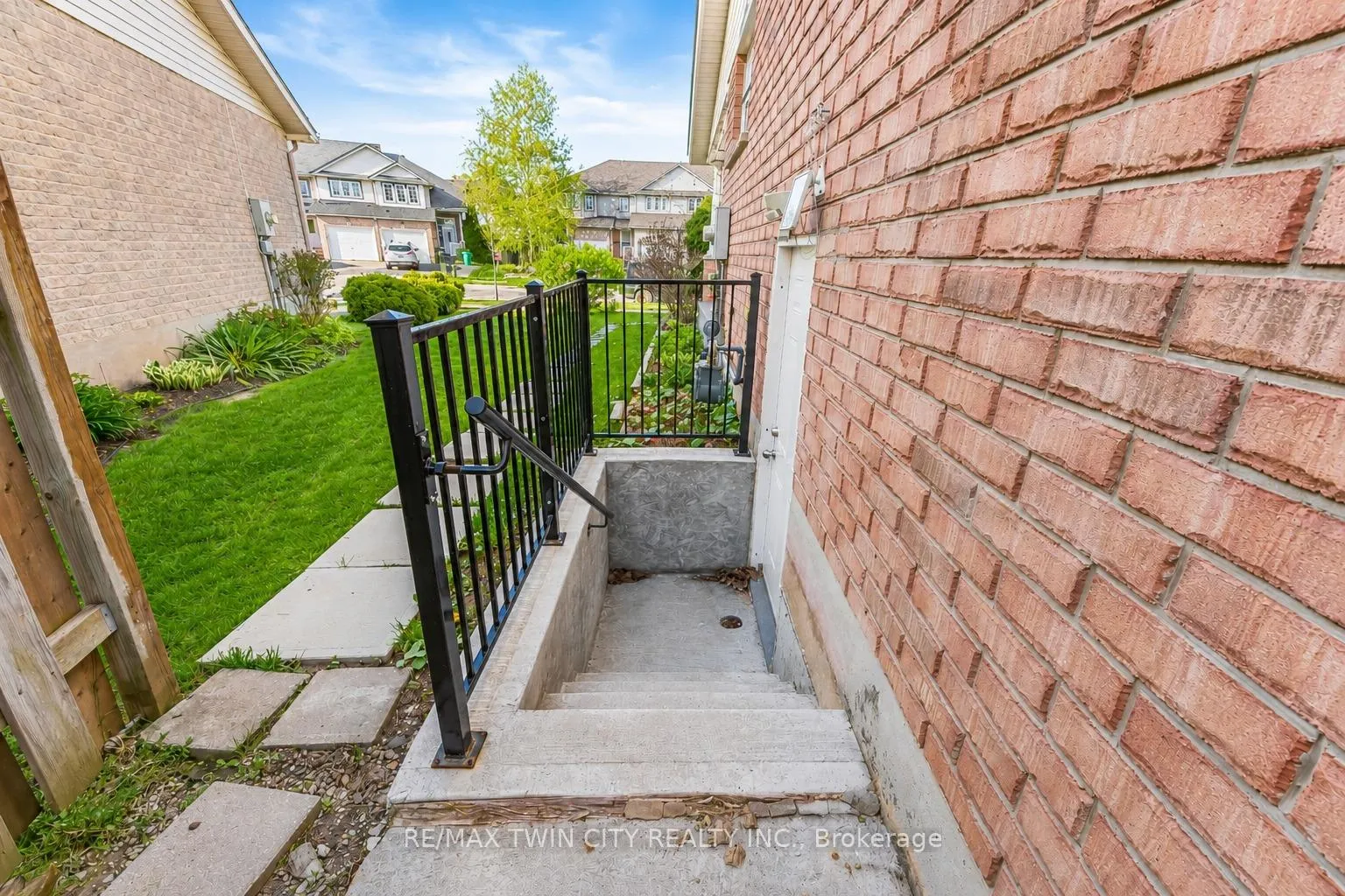Photo 26 of 15 Copper Leaf Street, Kitchener, Larentian West — HOMEH