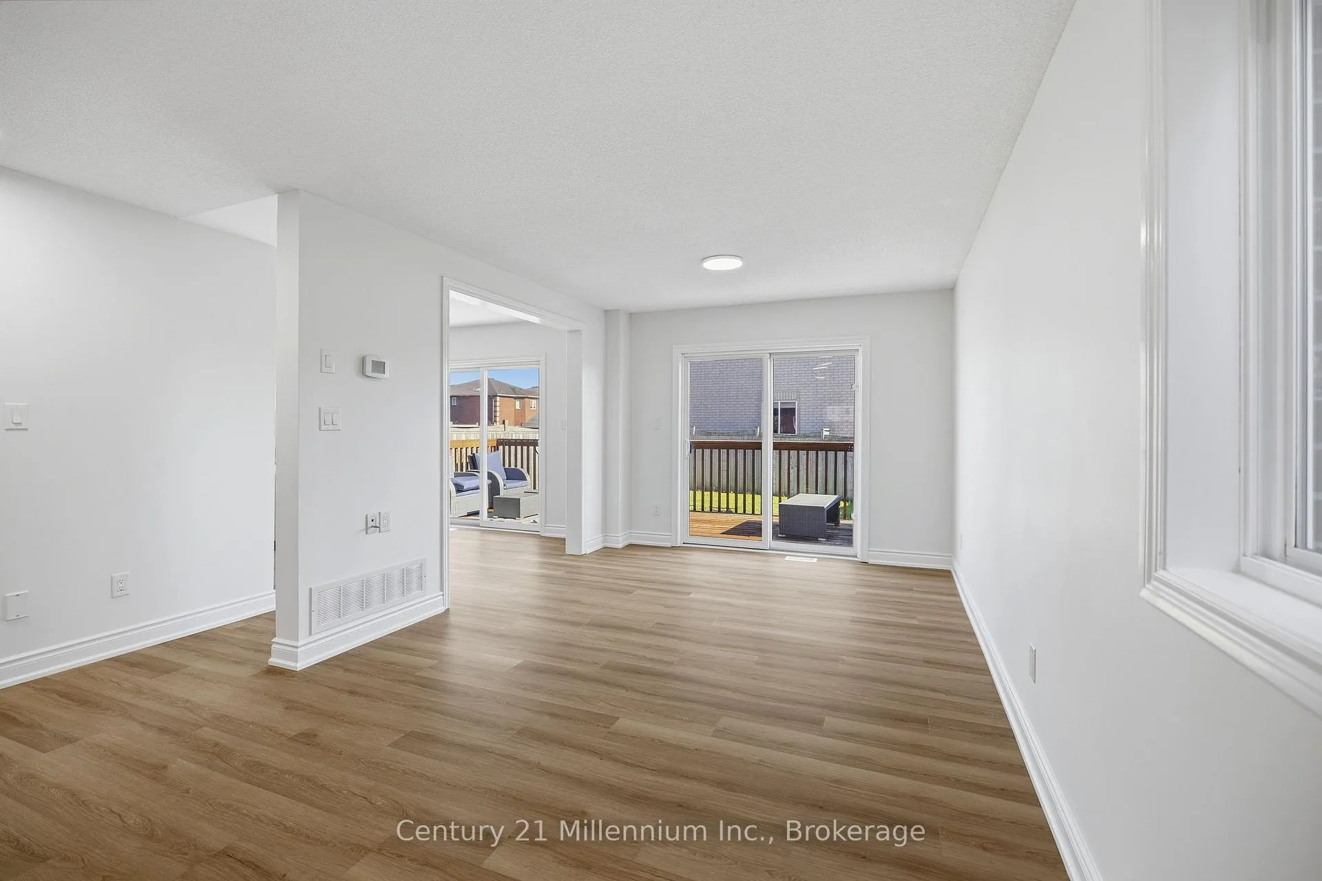 Photo 6 of 25 William Paddison Drive, Barrie, Georgian Drive — HOMEH