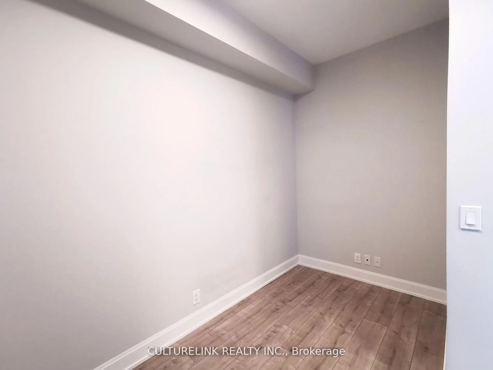 Photo 5 of Unit 1709, 38 Water Walk Drive, Markham, Unionville — HOMEH