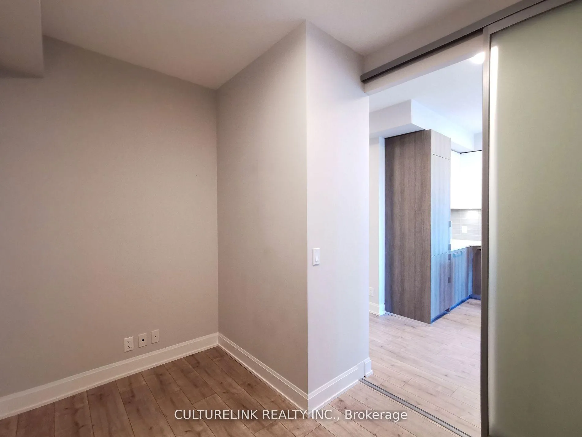 Photo 6 of Unit 1709, 38 Water Walk Drive, Markham, Unionville — HOMEH