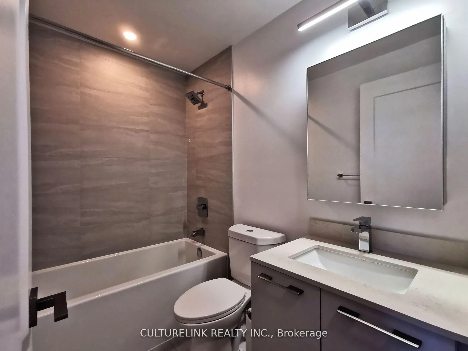 Photo 8 of Unit 1709, 38 Water Walk Drive, Markham, Unionville — HOMEH