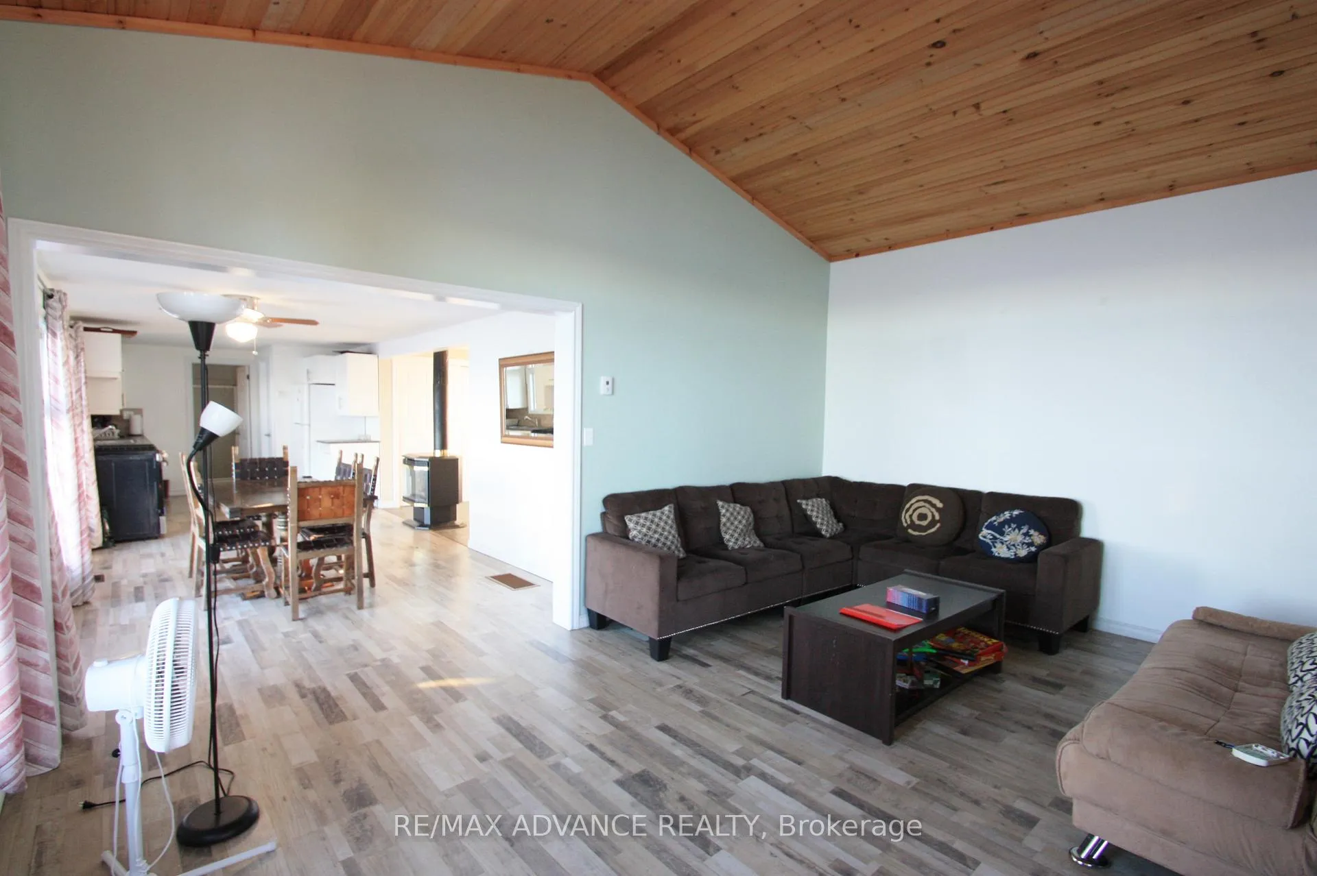 Photo 10 of 323D Grahamvale Road, Chisholm — HOMEH