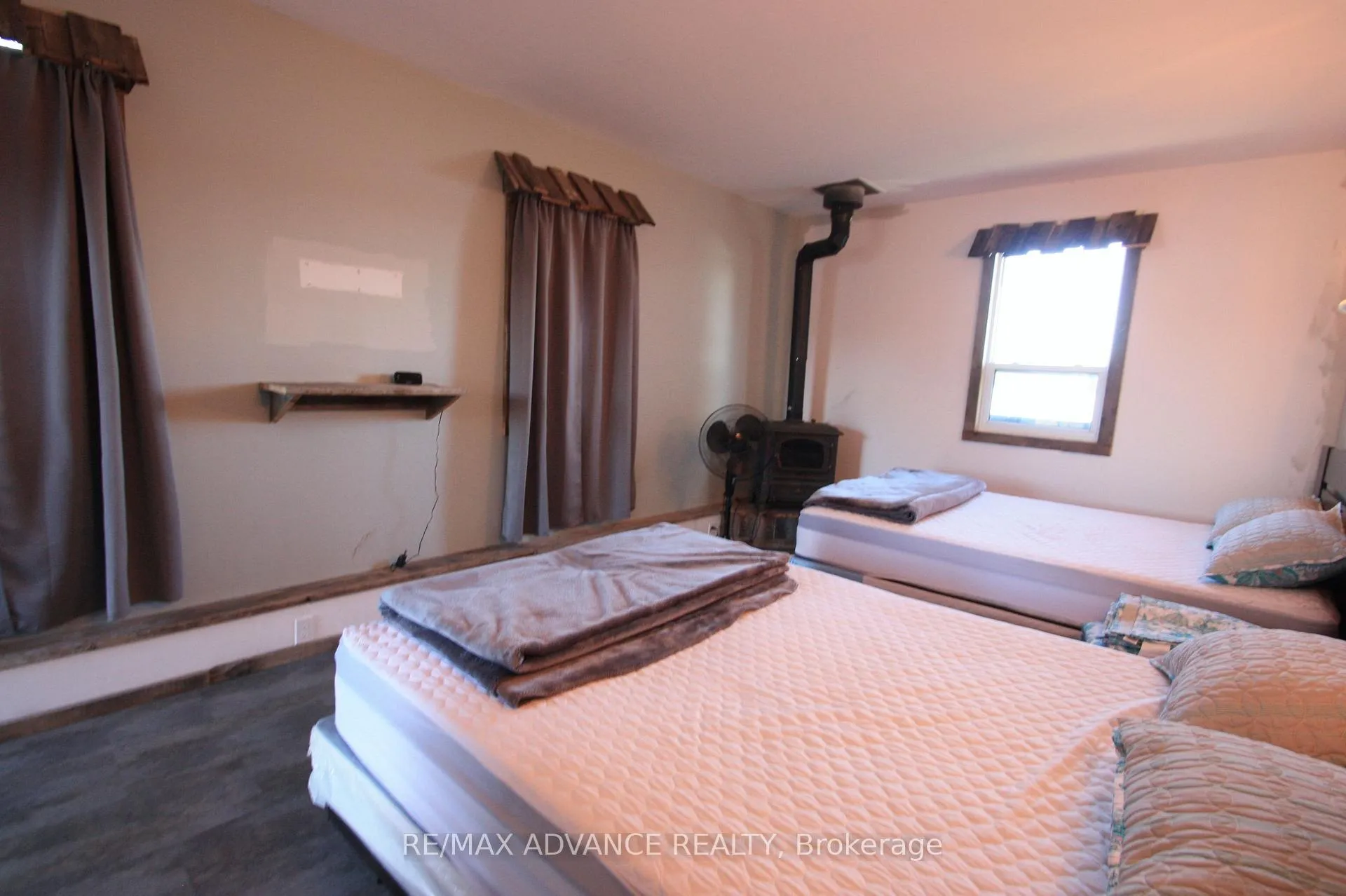 Photo 31 of 323D Grahamvale Road, Chisholm — HOMEH