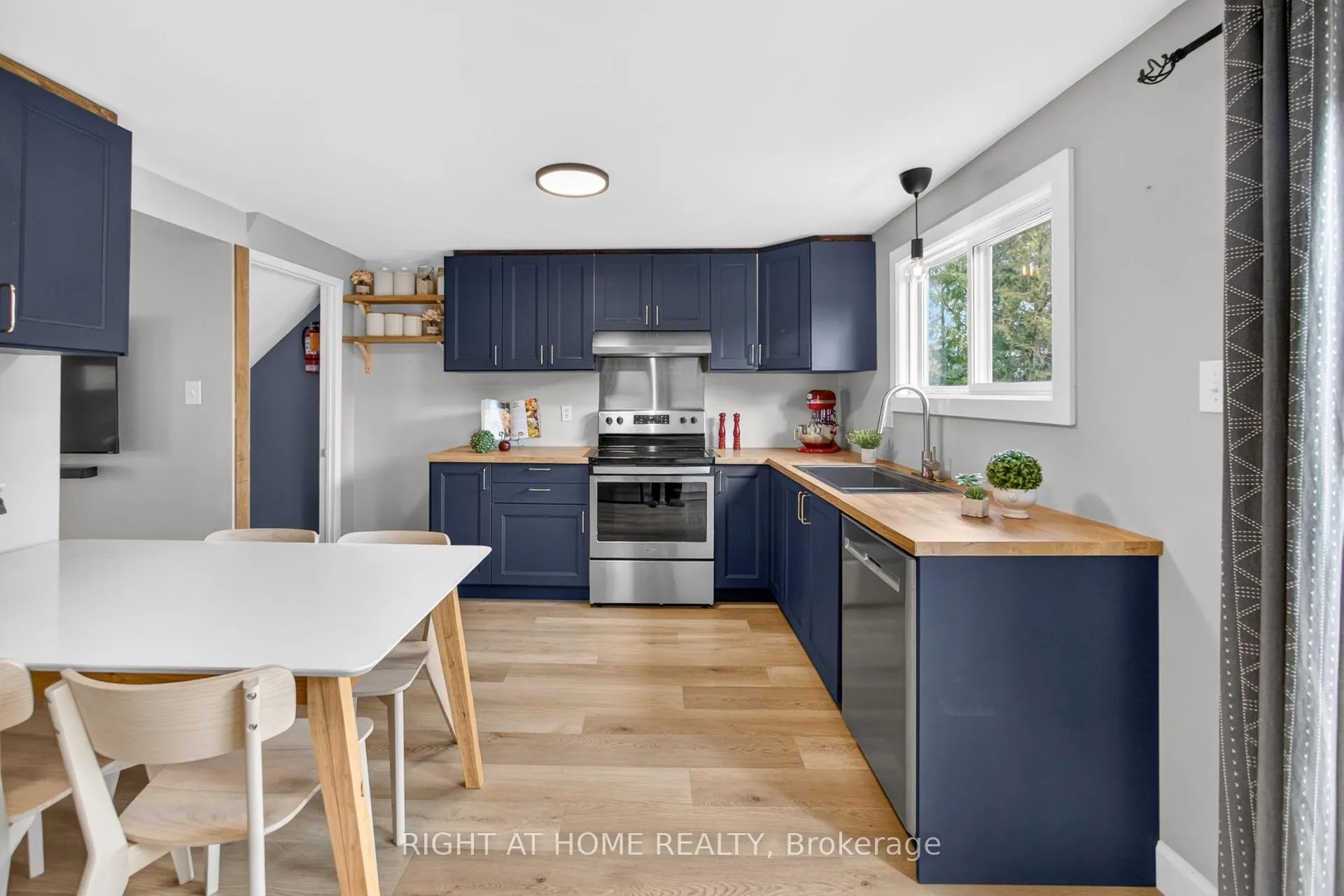 Photo 10 of 152 Hadati Road, Guelph, Grange Road — HOMEH