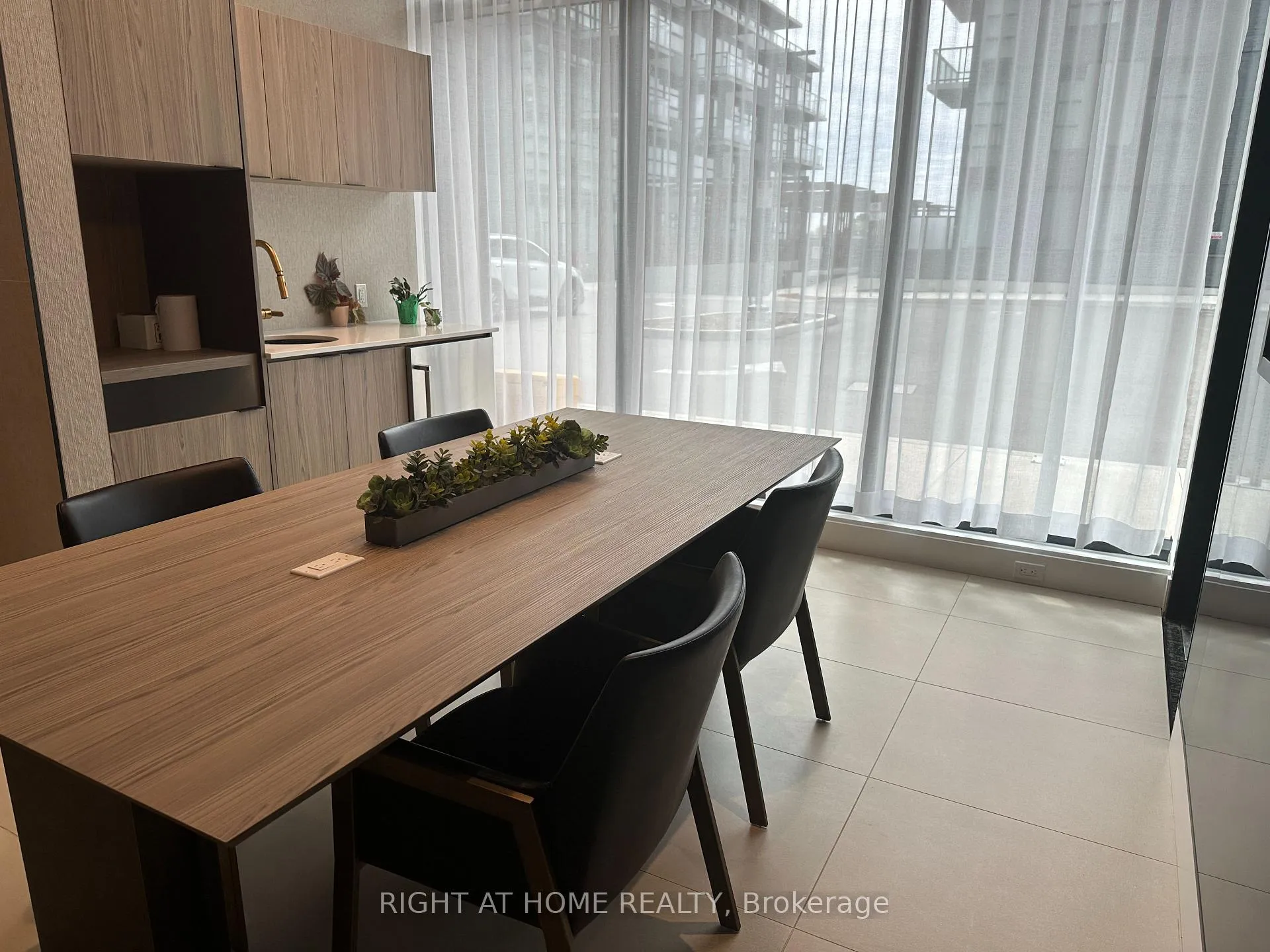 Photo 6 of Unit 1308, 1606 Charles Street, Whitby, Port Whitby — HOMEH