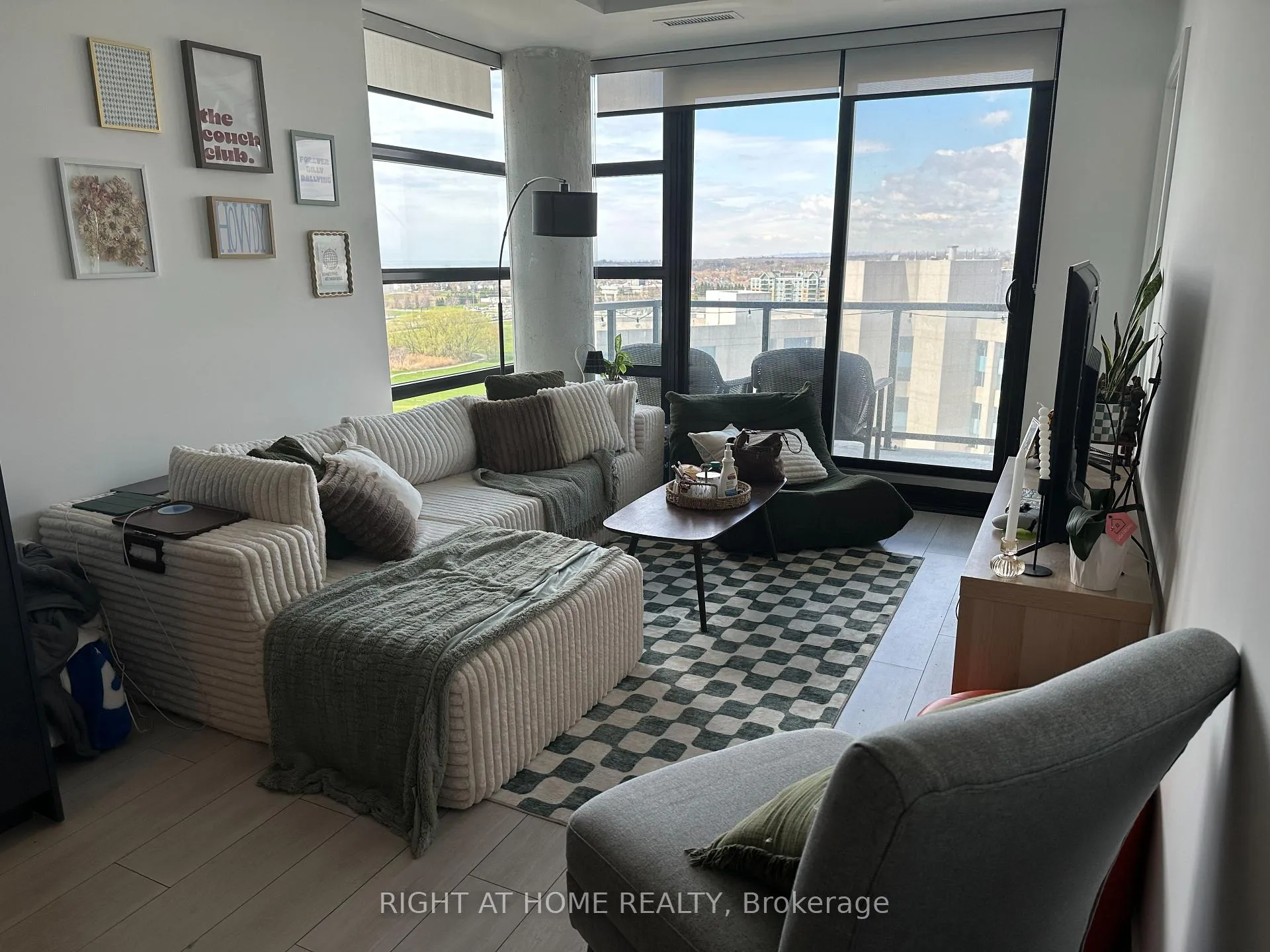 Photo 12 of Unit 1308, 1606 Charles Street, Whitby, Port Whitby — HOMEH