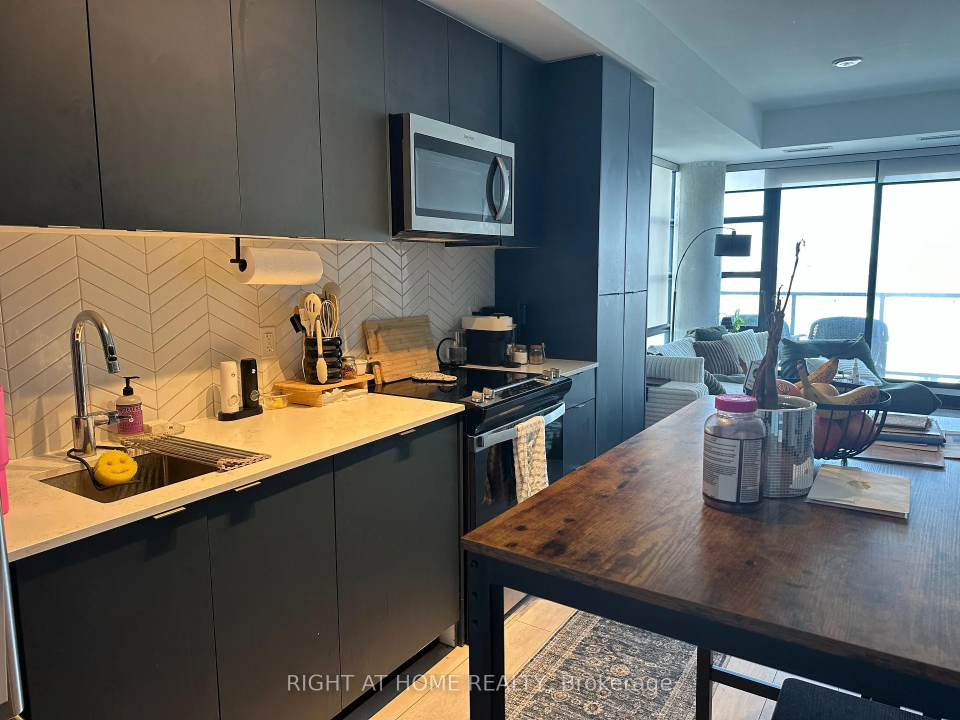 Photo 16 of Unit 1308, 1606 Charles Street, Whitby, Port Whitby — HOMEH