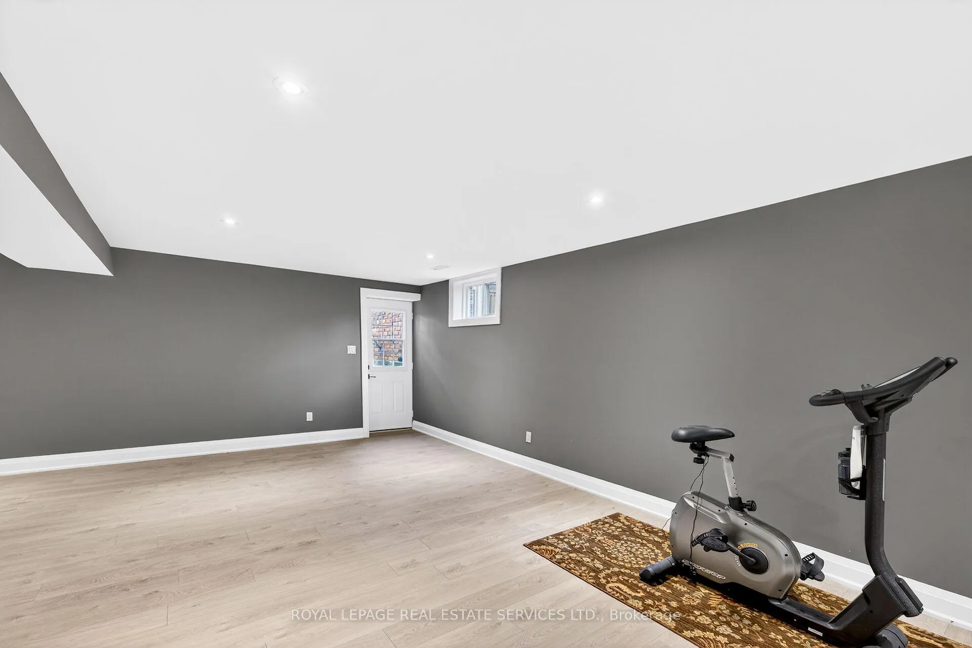 Photo 16 of 1990 Fieldgate Drive, Burlington, Tyandaga — HOMEH