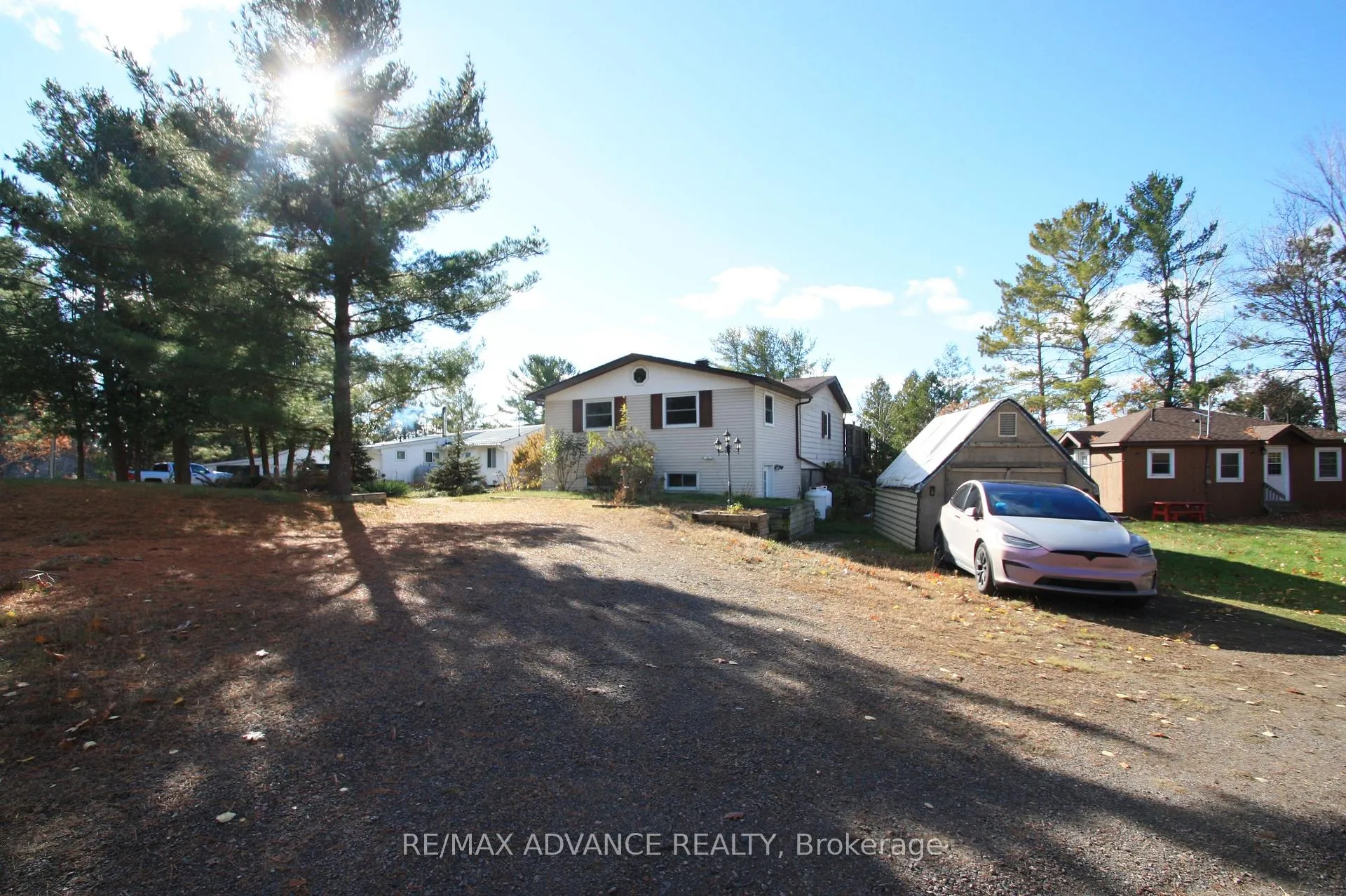Photo 3 of 77 Rockview Road, Nipissing — HOMEH