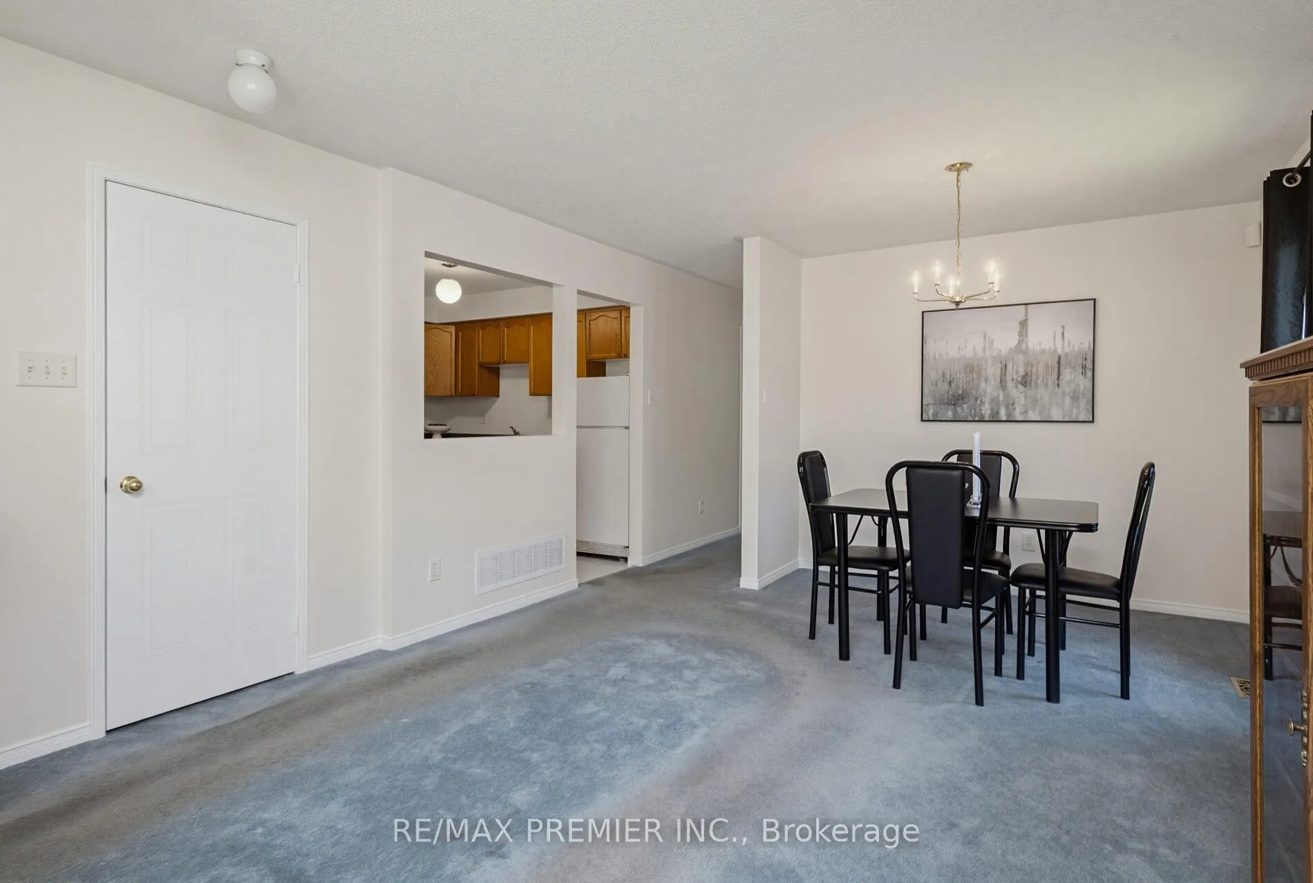 Photo 8 of 4 D.A. Jones Avenue, New Tecumseth, Beeton — HOMEH