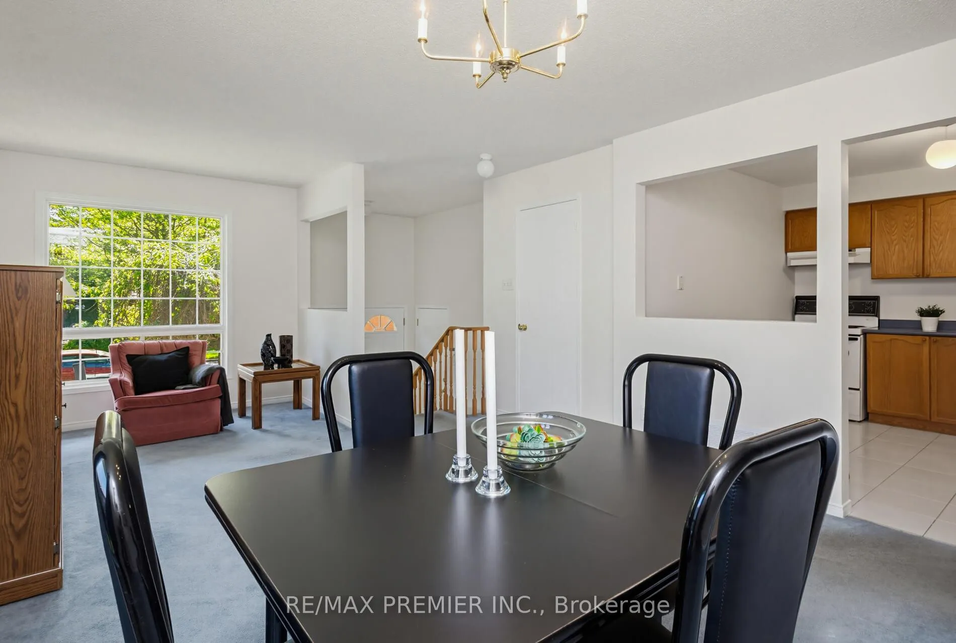Photo 10 of 4 D.A. Jones Avenue, New Tecumseth, Beeton — HOMEH