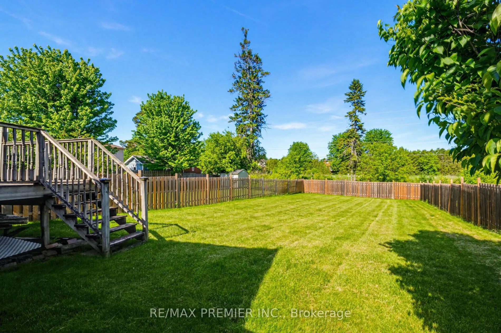 Photo 27 of 4 D.A. Jones Avenue, New Tecumseth, Beeton — HOMEH
