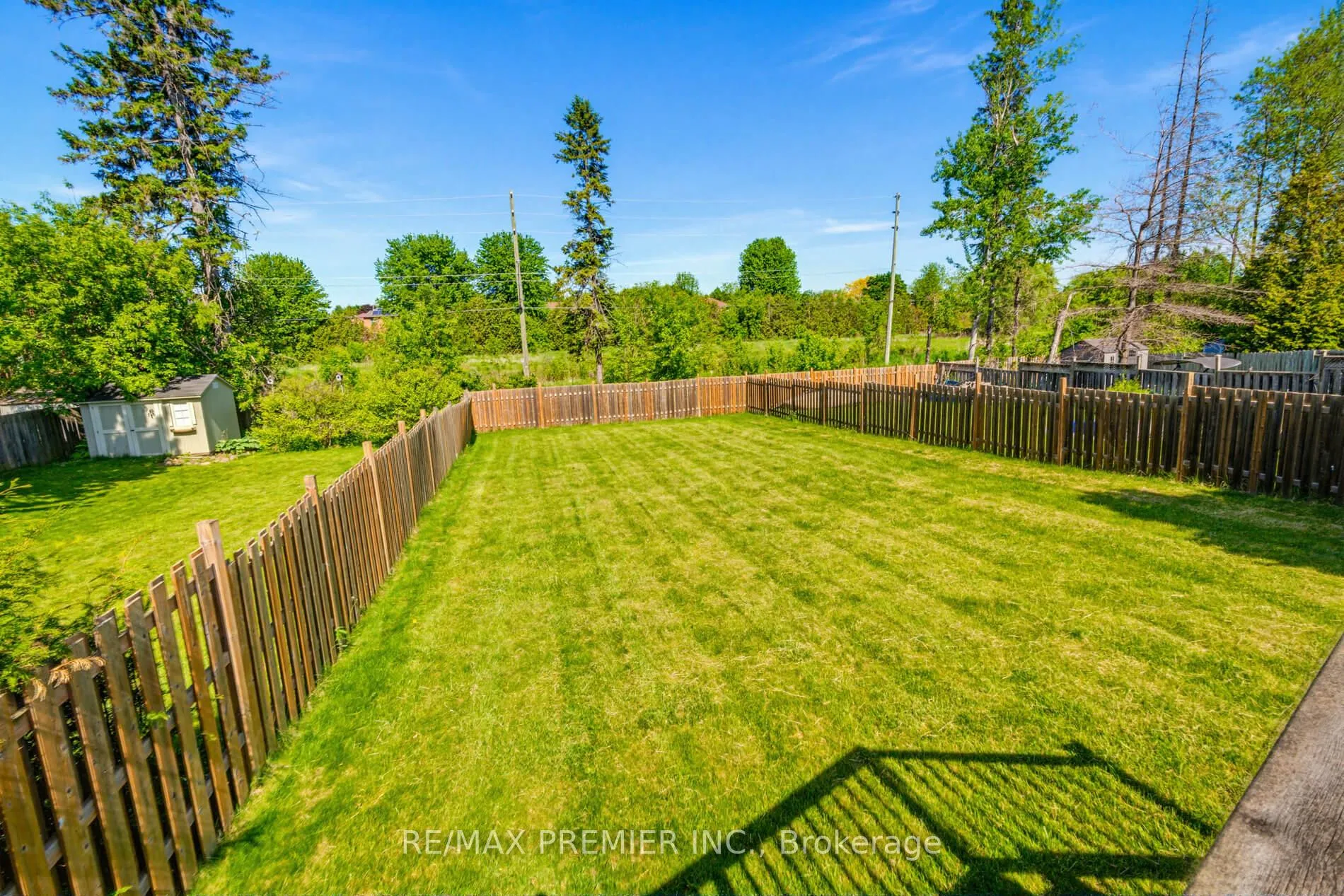 Photo 33 of 4 D.A. Jones Avenue, New Tecumseth, Beeton — HOMEH