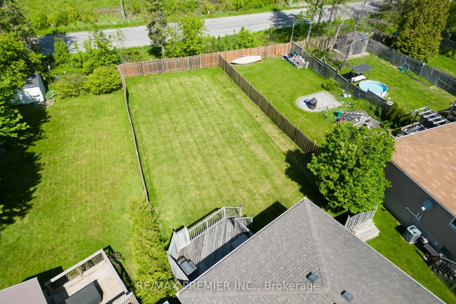 Photo 34 of 4 D.A. Jones Avenue, New Tecumseth, Beeton — HOMEH