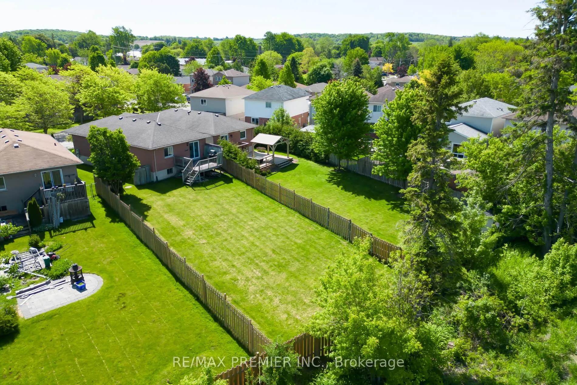 Photo 36 of 4 D.A. Jones Avenue, New Tecumseth, Beeton — HOMEH