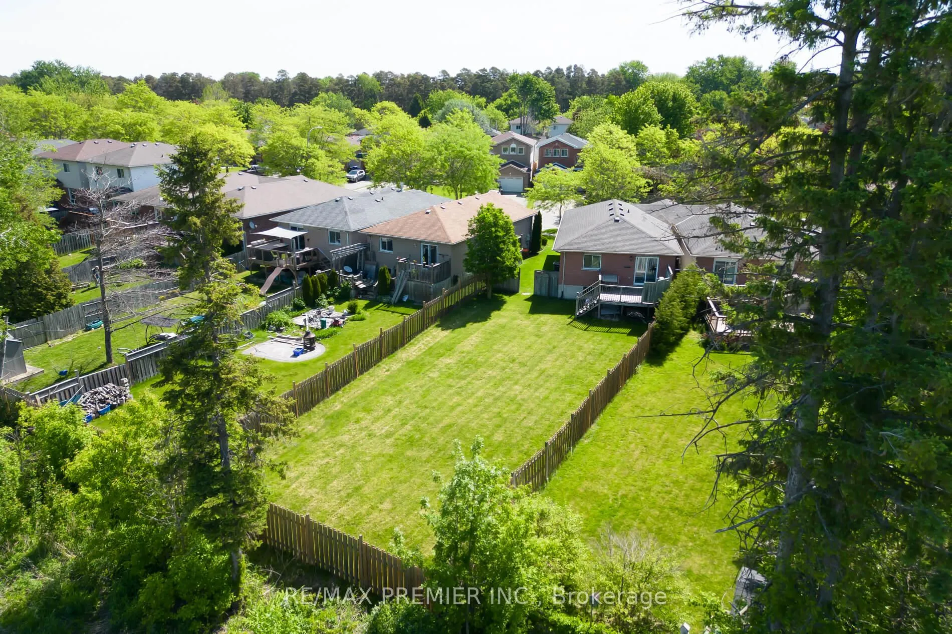 Photo 37 of 4 D.A. Jones Avenue, New Tecumseth, Beeton — HOMEH