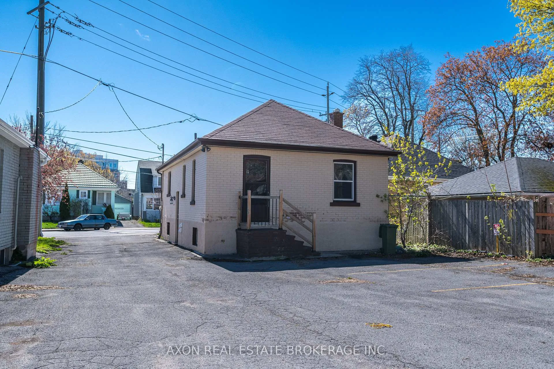 Photo 5 of 426 Macdonnell Street, Kingston, Central City East — HOMEH