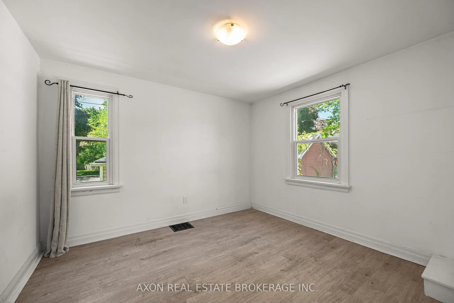 Photo 18 of 426 Macdonnell Street, Kingston, Central City East — HOMEH