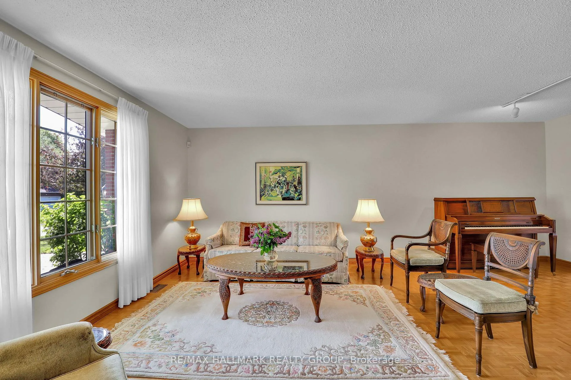 Photo 6 of 39 Biscayne Crescent, Ottawa, Borden Farm/Stewart Farm/Carleton Heights/Parkwood Hills — HOMEH