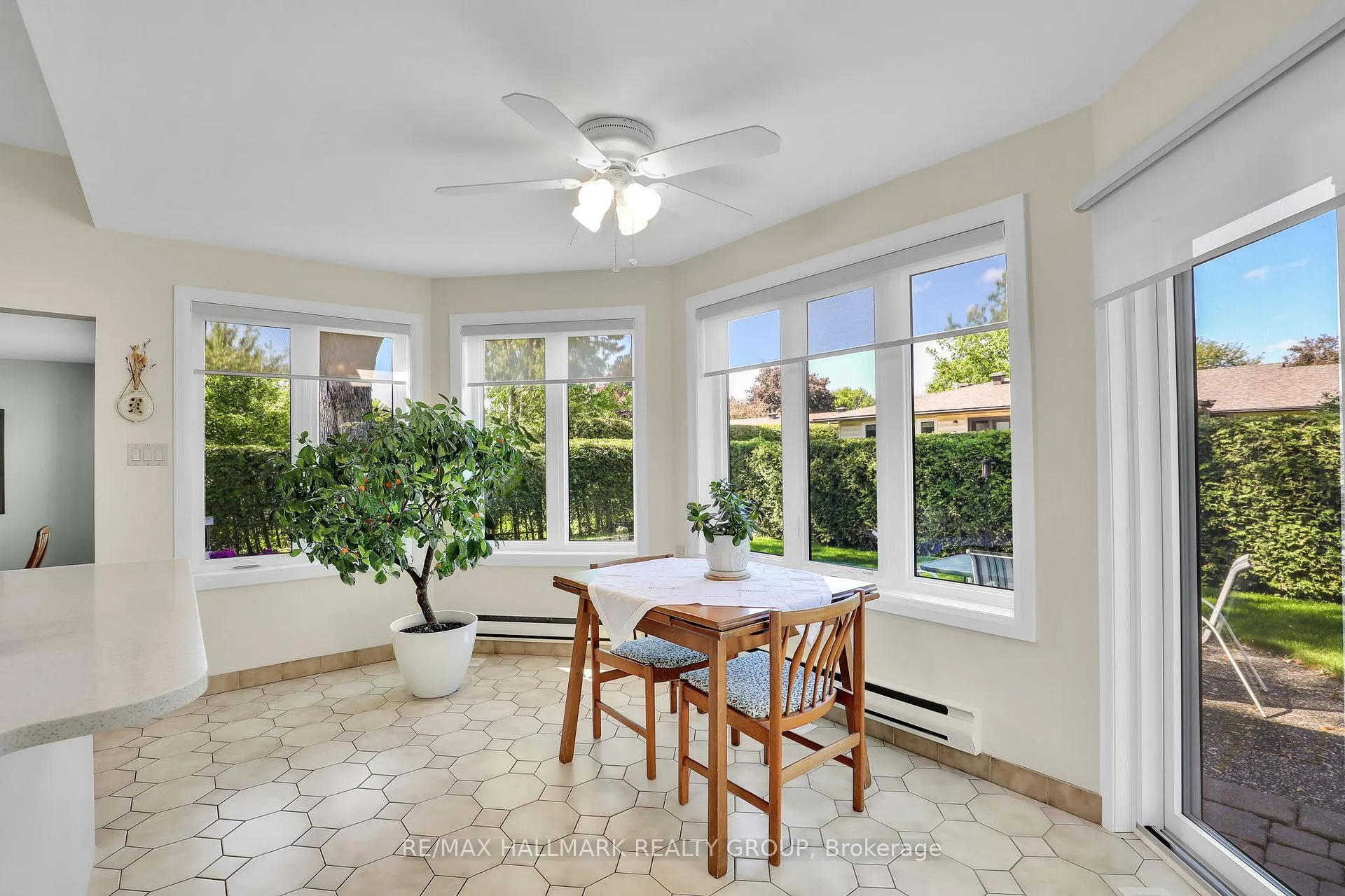 Photo 9 of 39 Biscayne Crescent, Ottawa, Borden Farm/Stewart Farm/Carleton Heights/Parkwood Hills — HOMEH