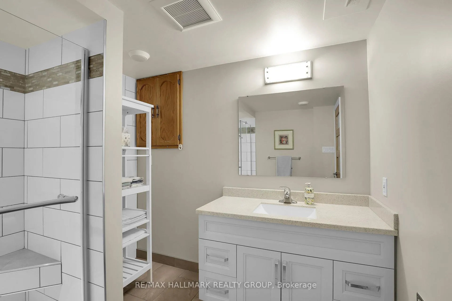 Photo 21 of 39 Biscayne Crescent, Ottawa, Borden Farm/Stewart Farm/Carleton Heights/Parkwood Hills — HOMEH