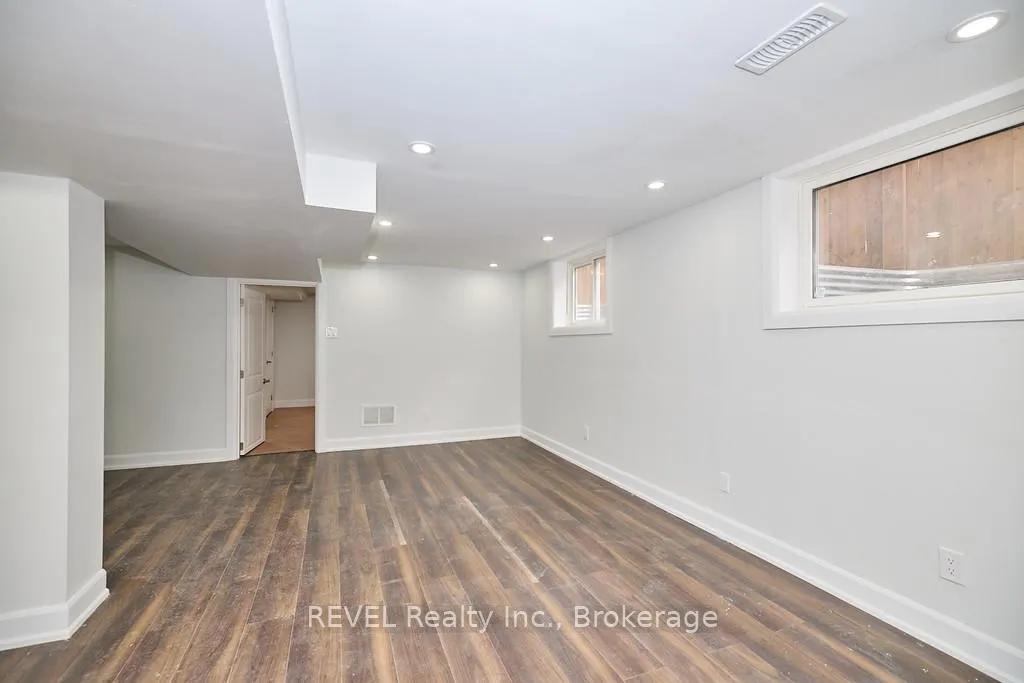 Photo 4 of 152 Parnell Street, St. Catharines, Vine/Linwell — HOMEH