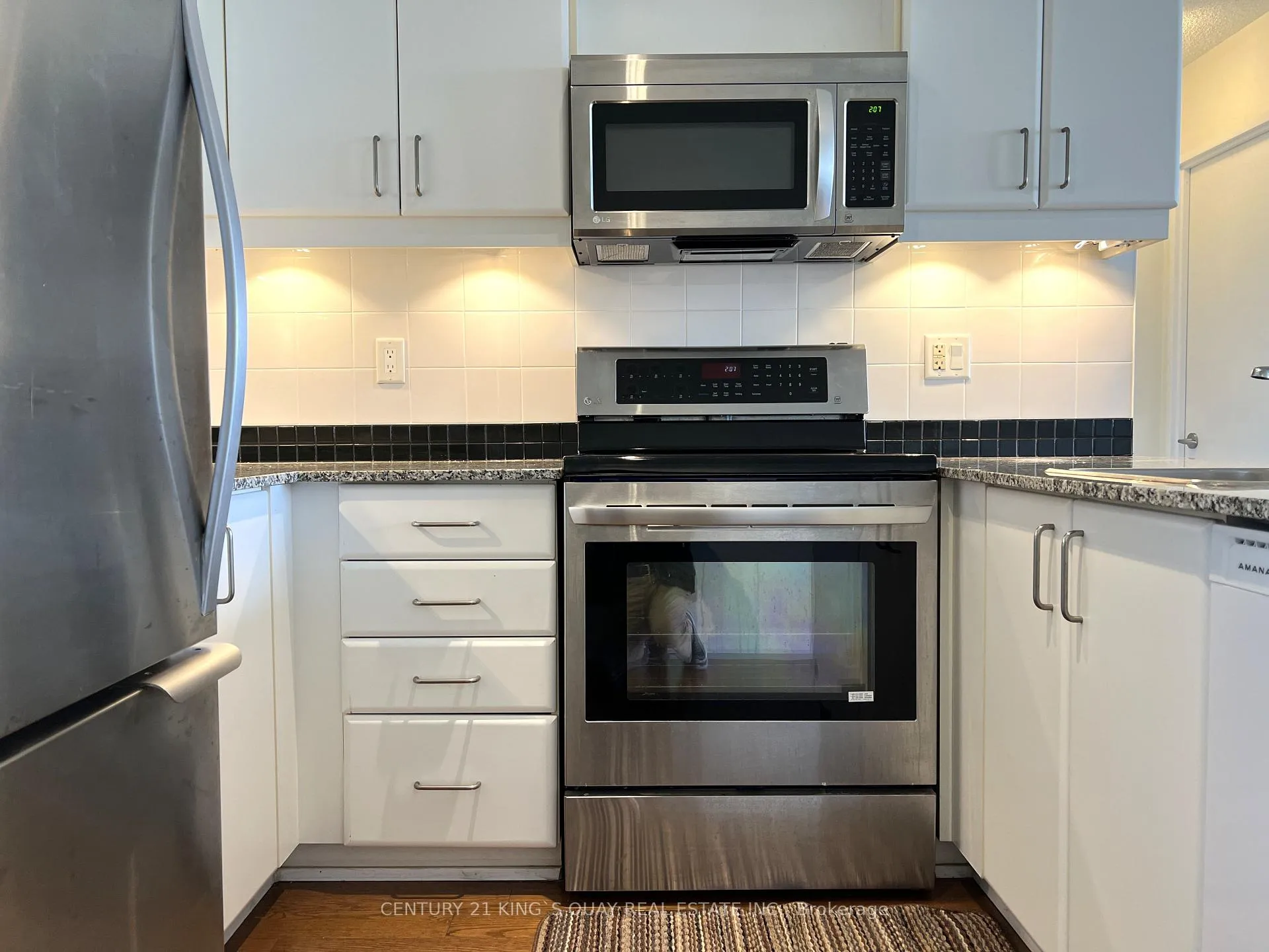 Photo 8 of Unit 2711, 33 Sheppard Avenue E, North York, Willowdale East — HOMEH